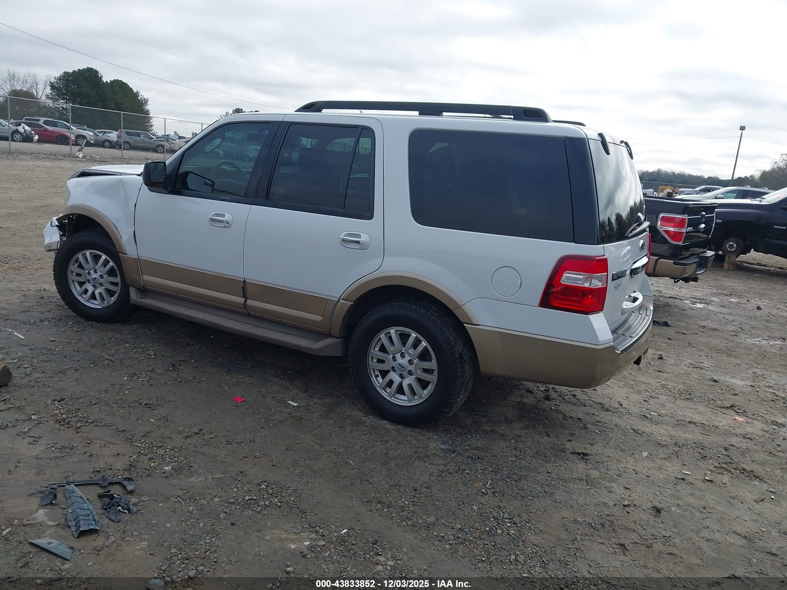 FORD EXPEDITION image 3