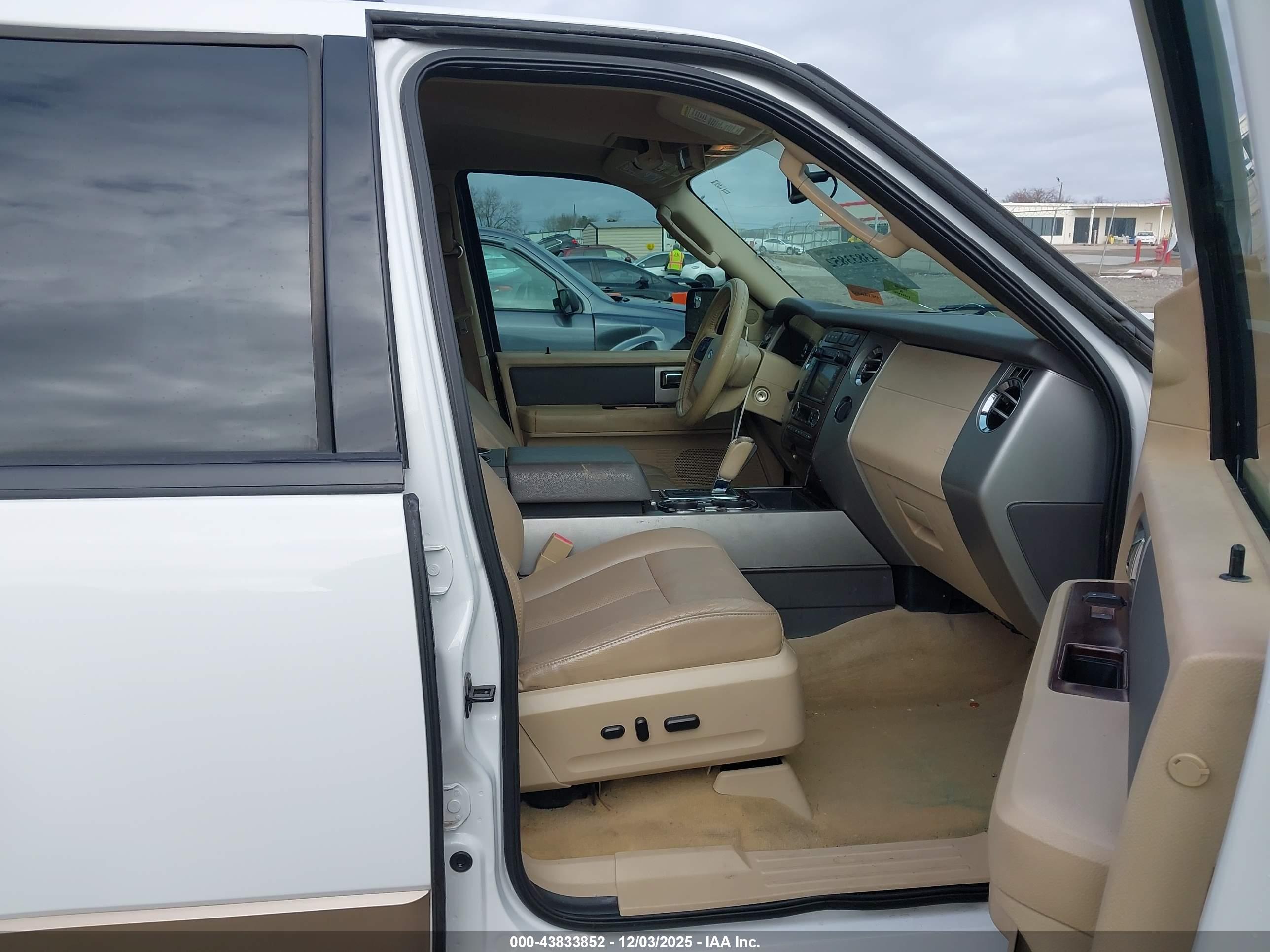 FORD EXPEDITION image 5