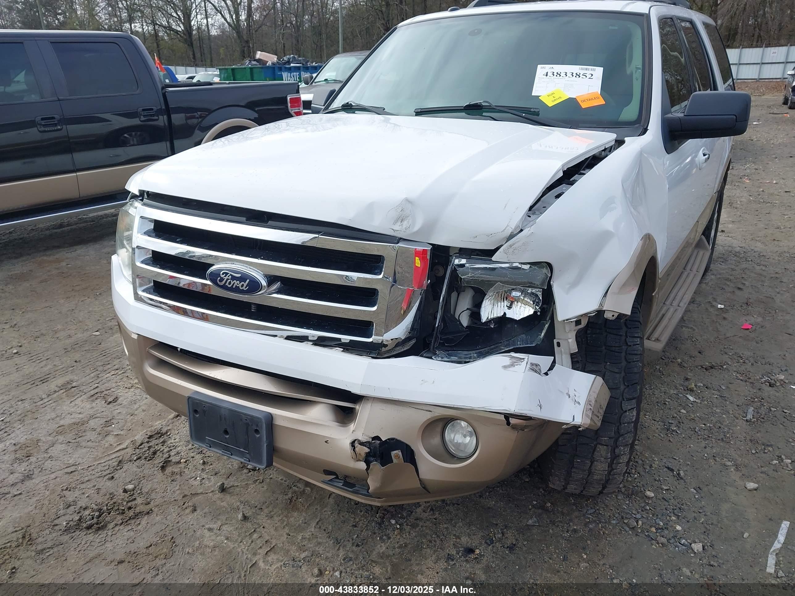 FORD EXPEDITION image 6
