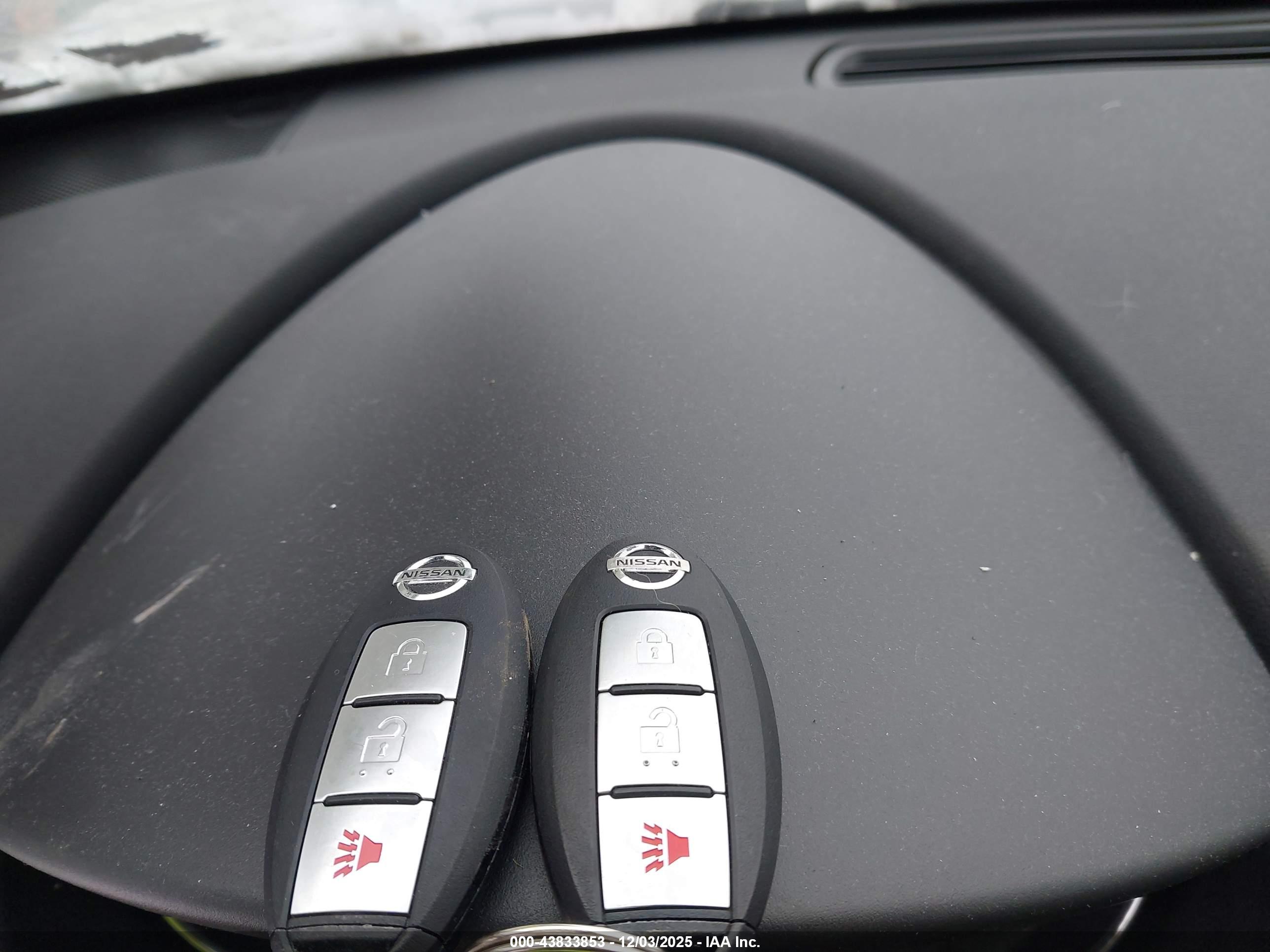 NISSAN ROGUE image 11