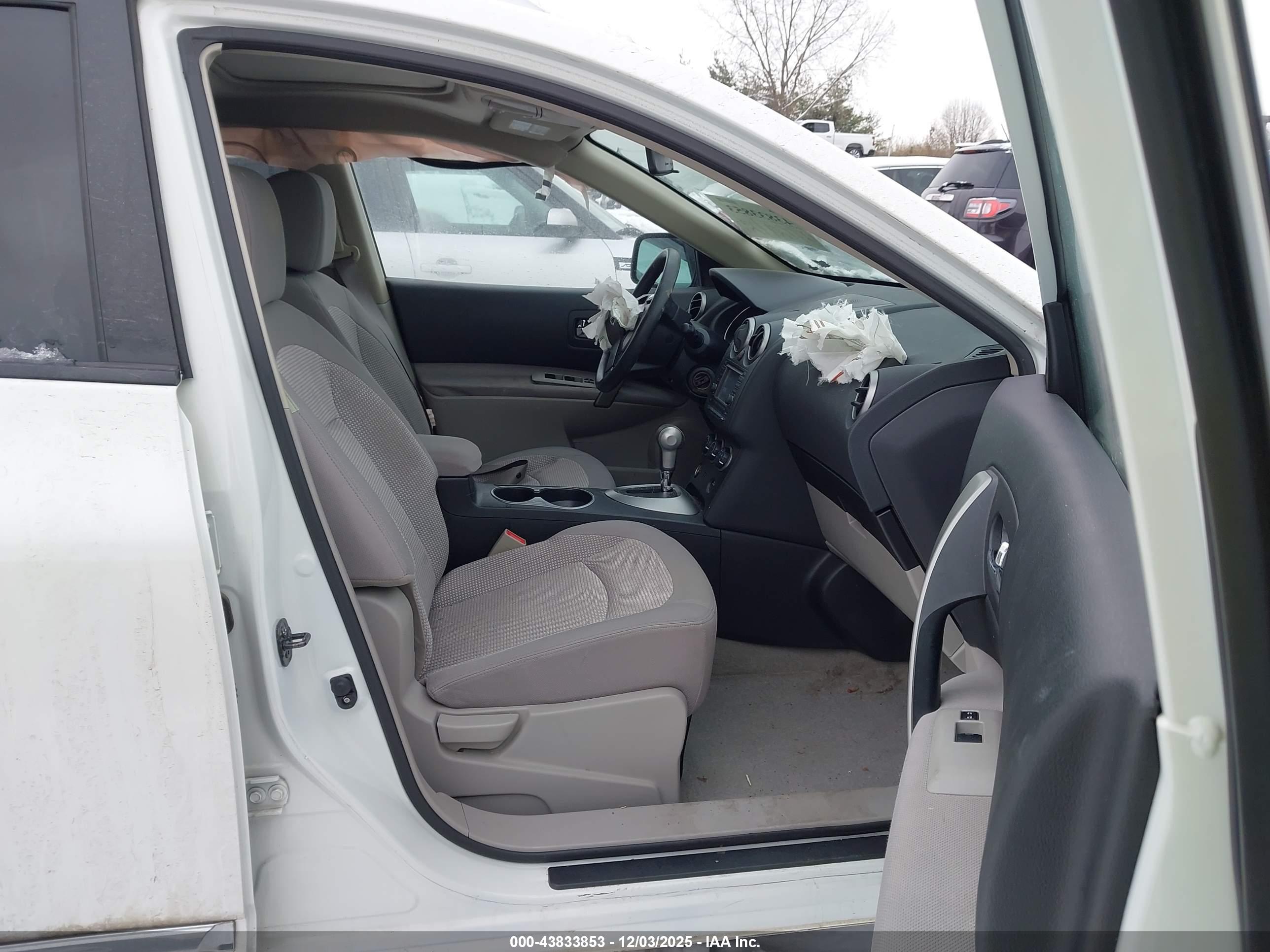 NISSAN ROGUE image 5