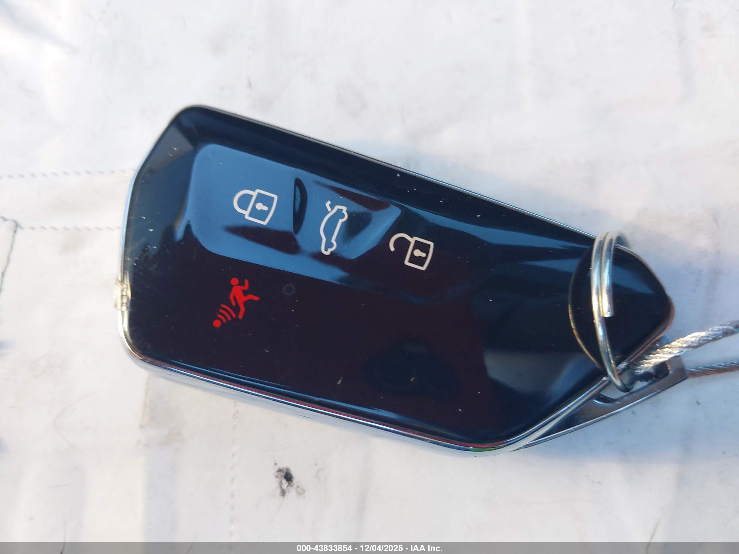 VOLKSWAGEN ID.4 image 11