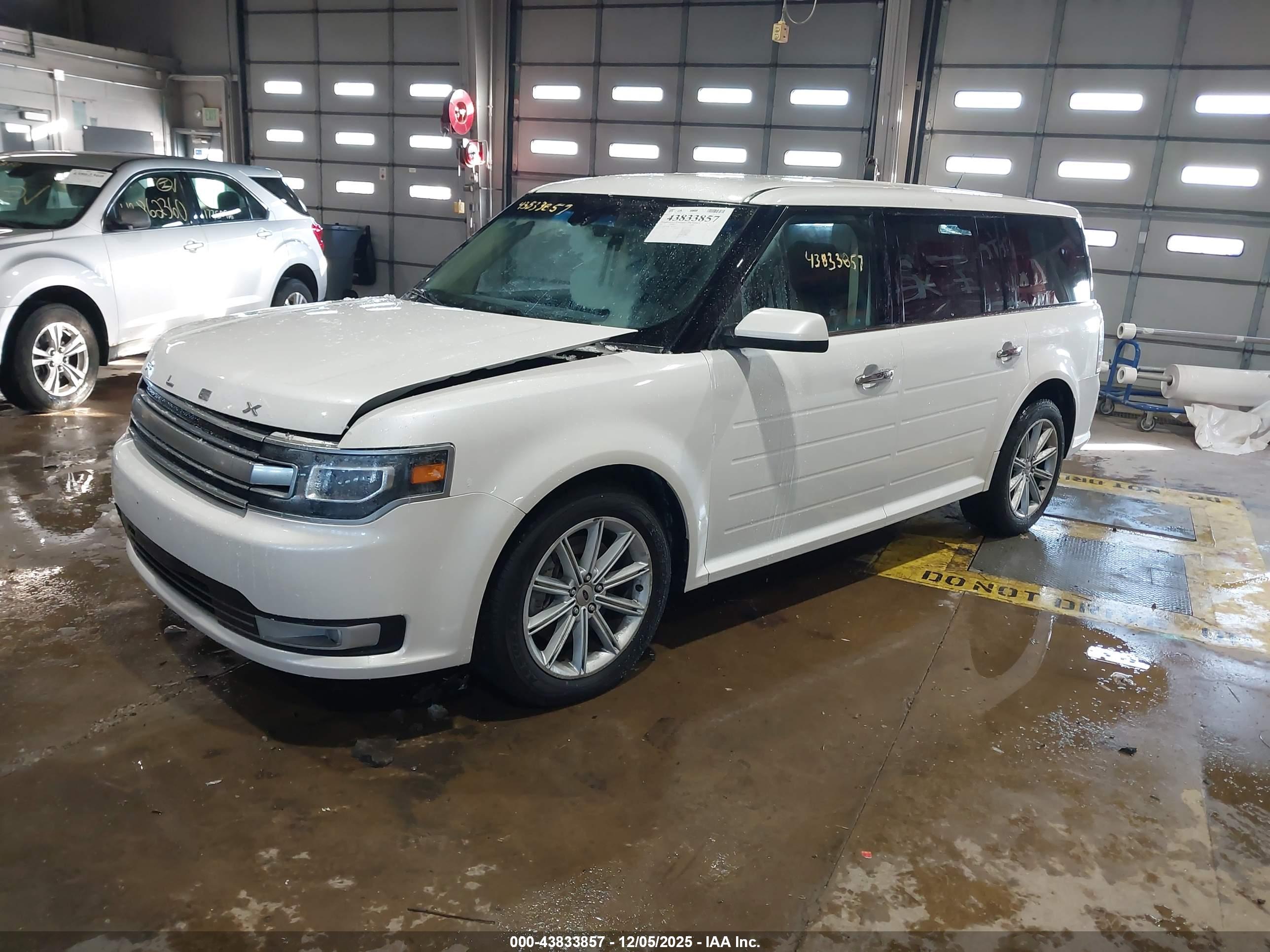 FORD FLEX image 2