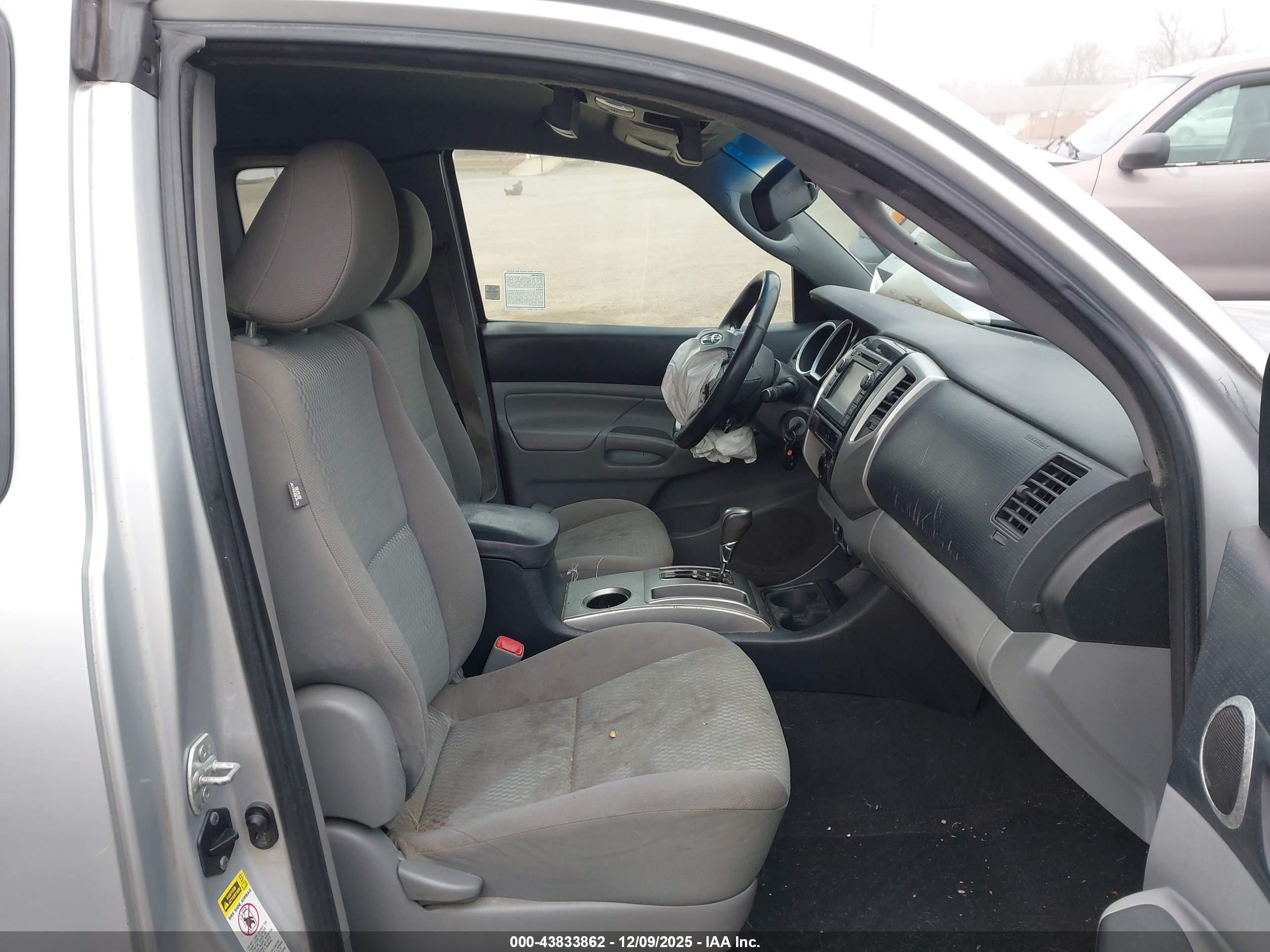 TOYOTA TACOMA image 5