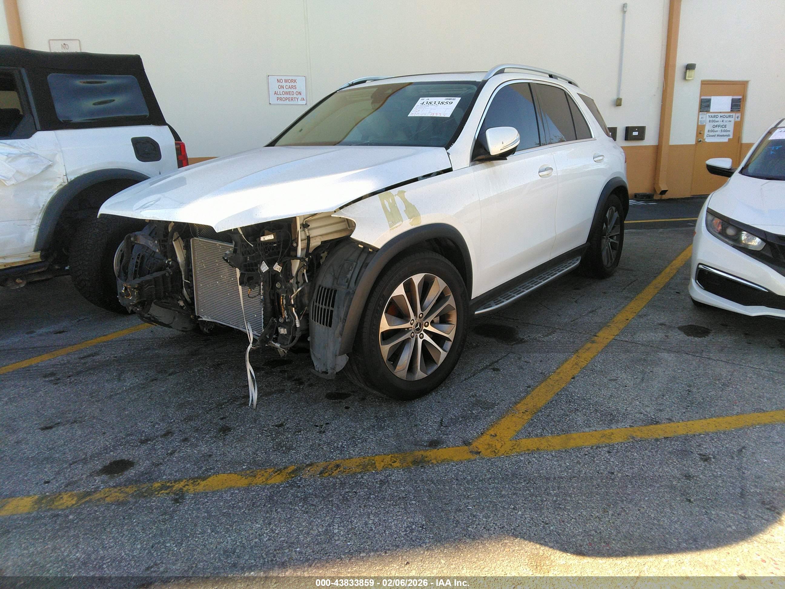 MERCEDES-BENZ GLE image 2