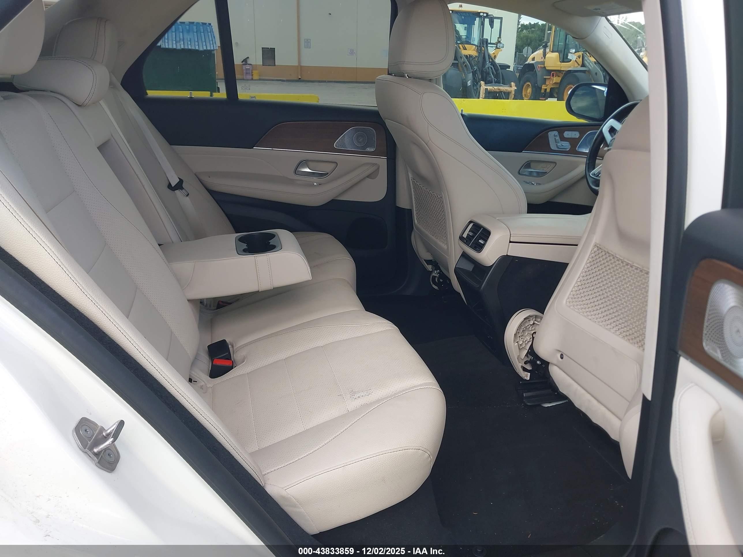 MERCEDES-BENZ GLE image 8