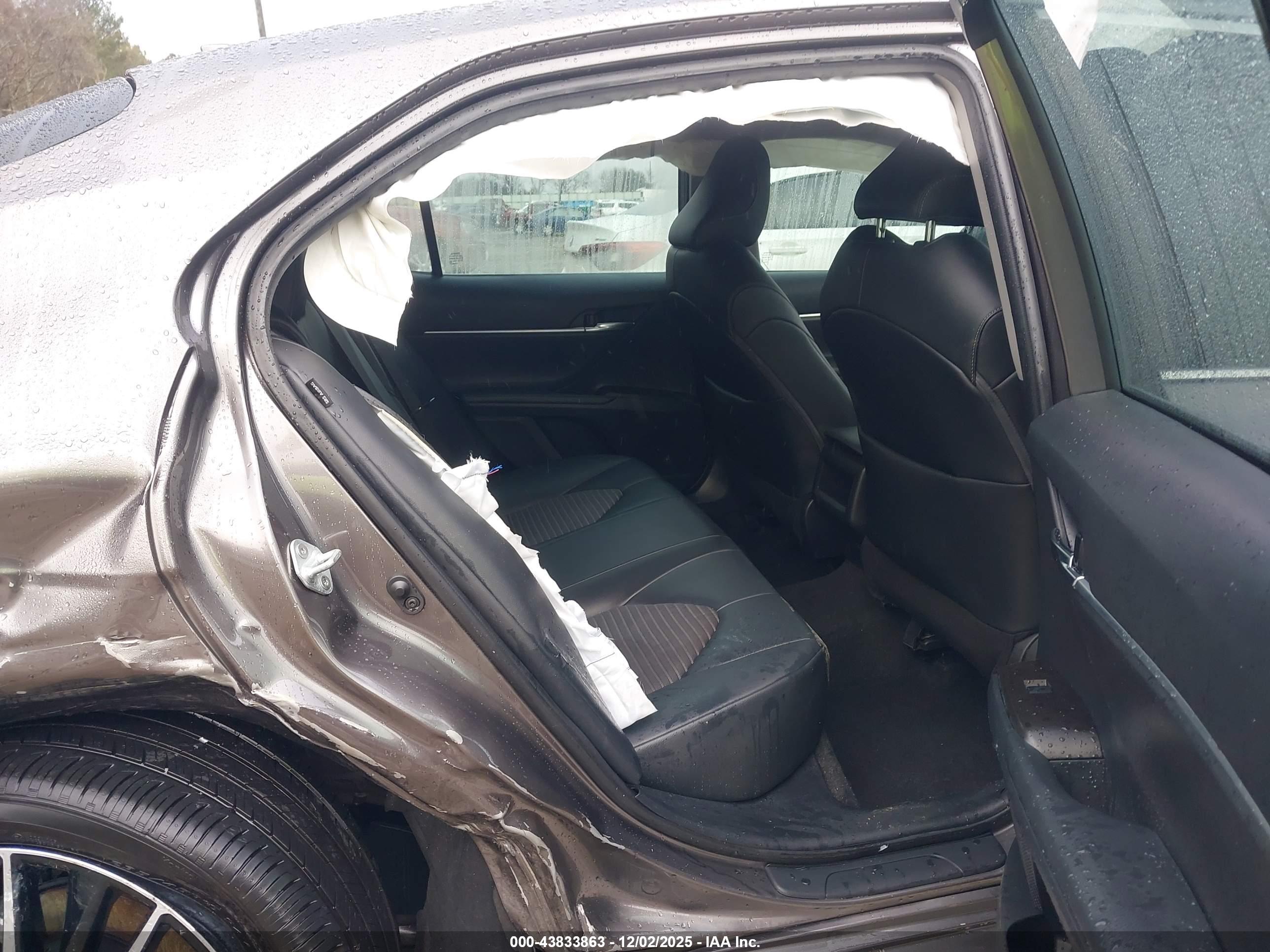 TOYOTA CAMRY image 8