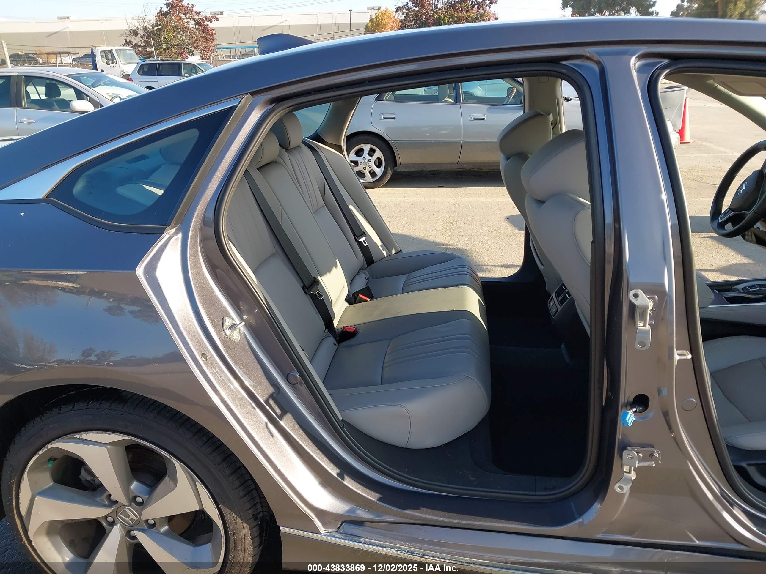 HONDA ACCORD image 8