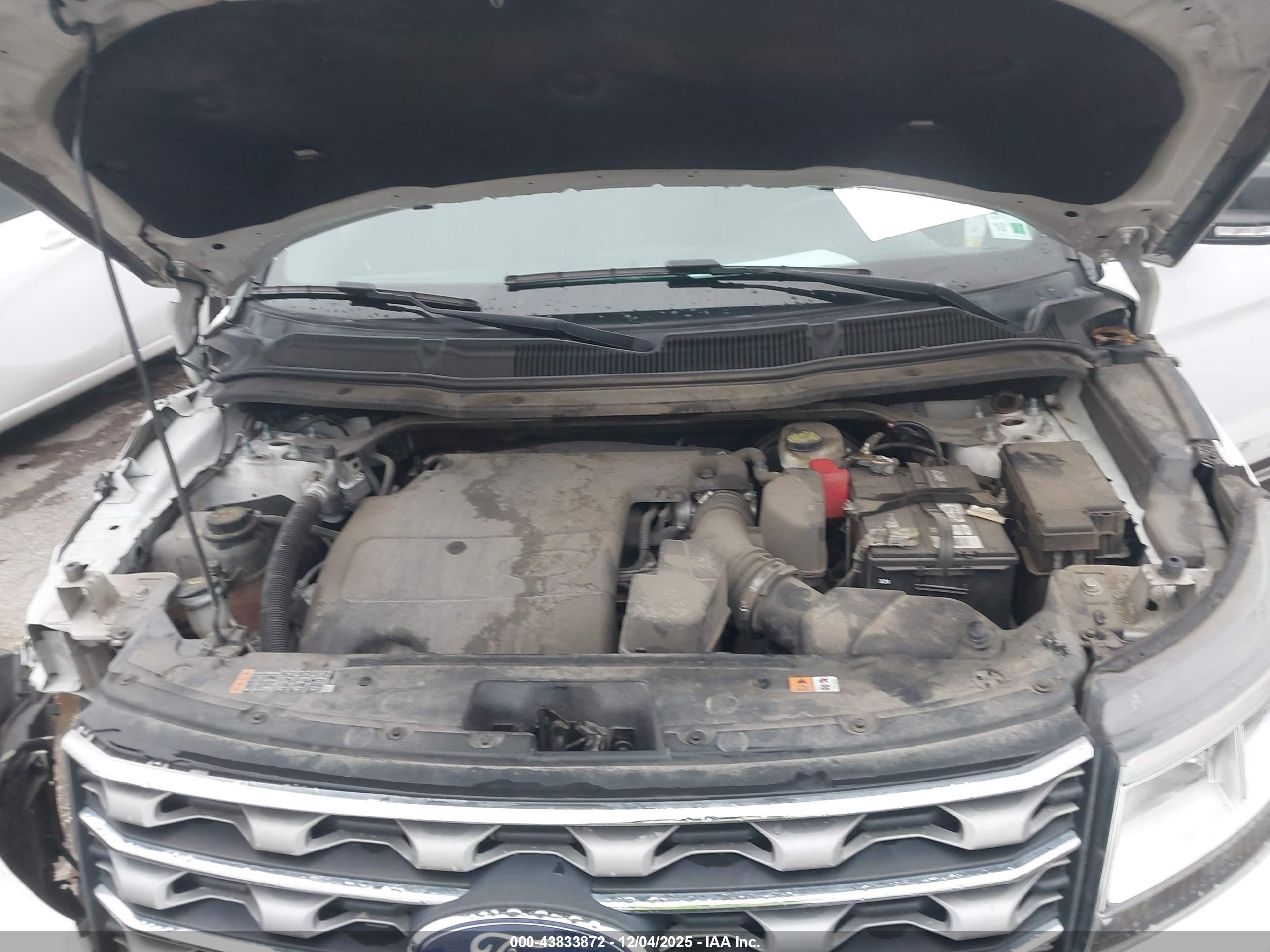 FORD EXPLORER image 10