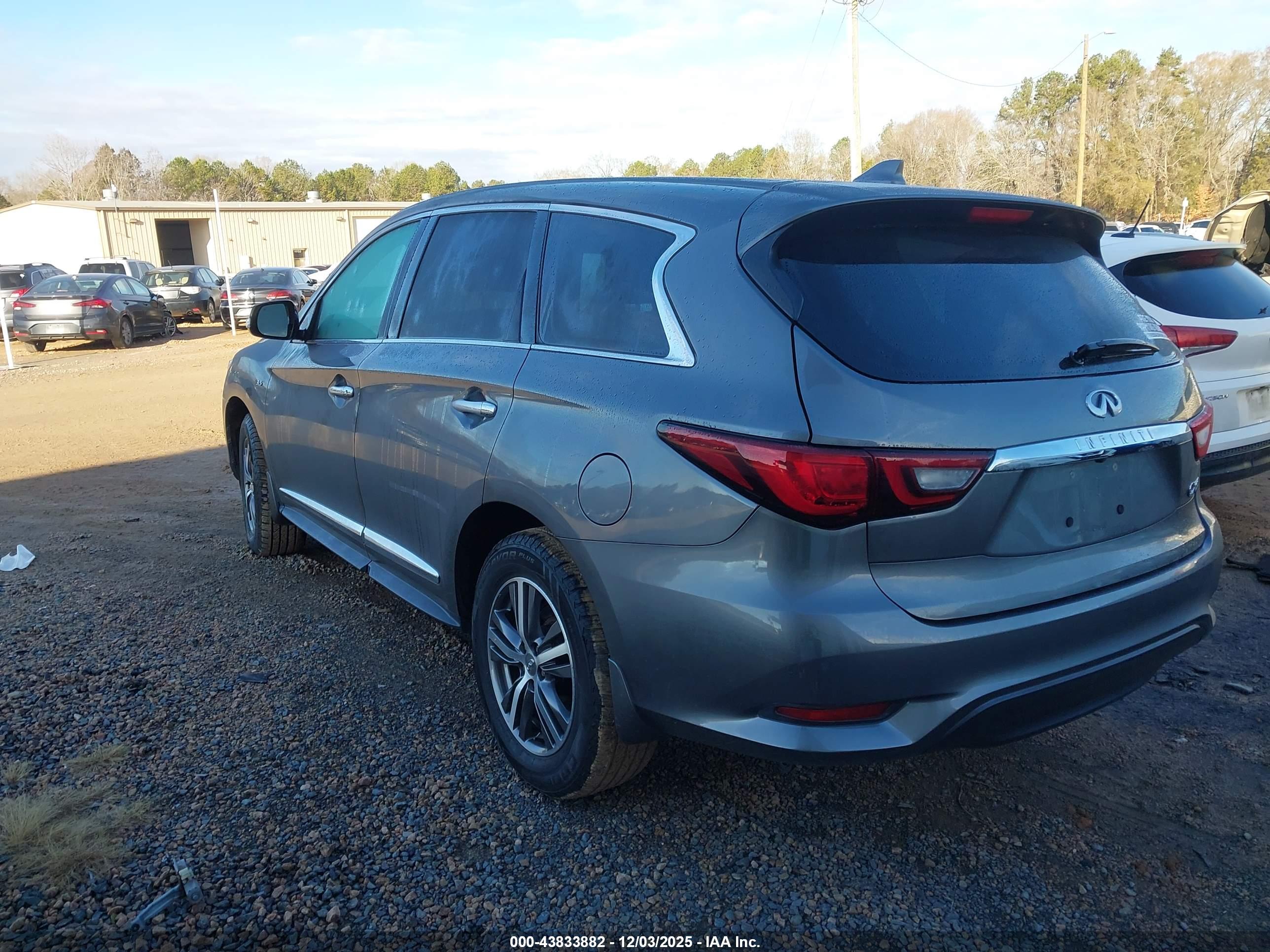 INFINITI QX60 image 3