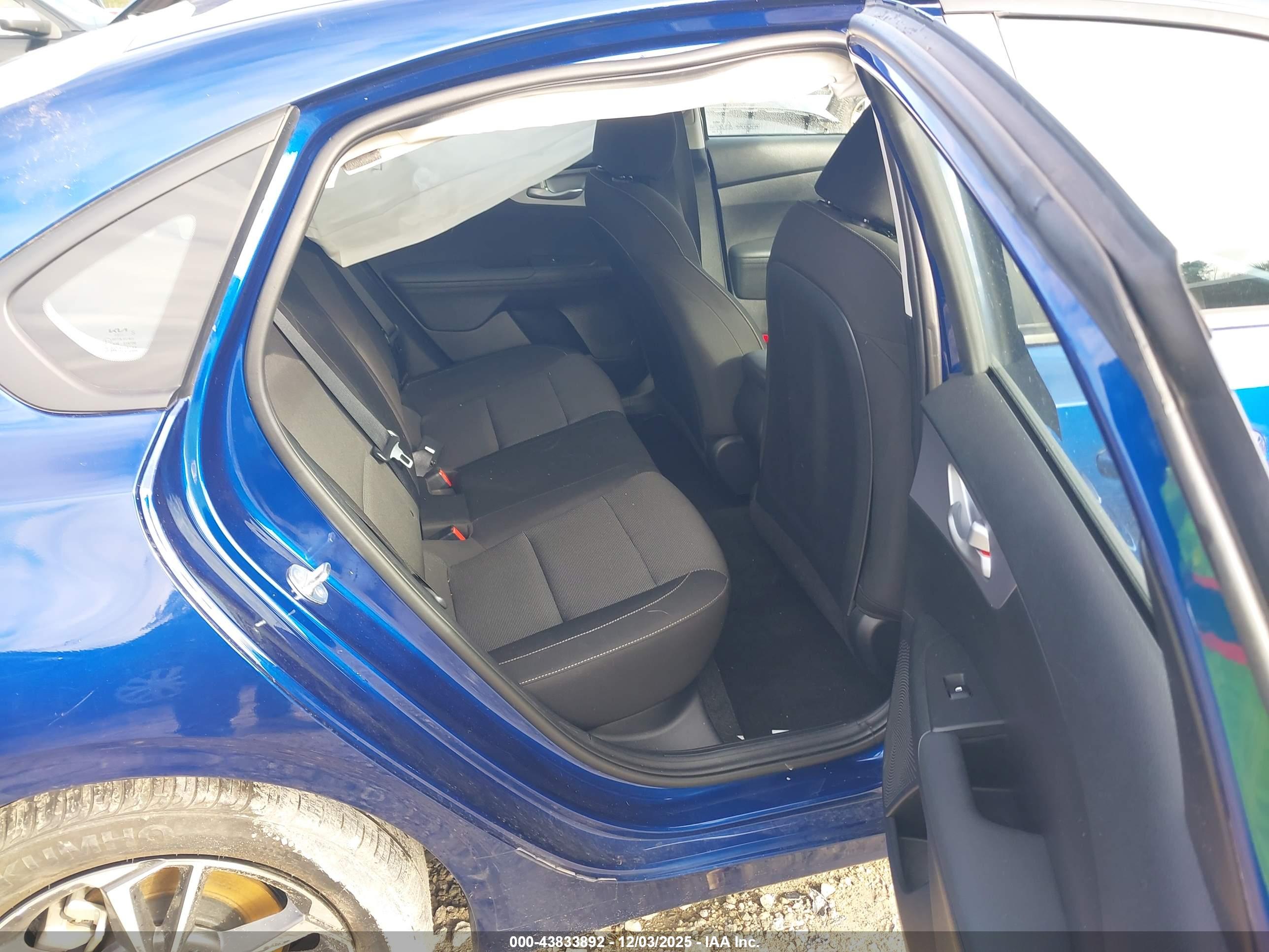 KIA FORTE image 8