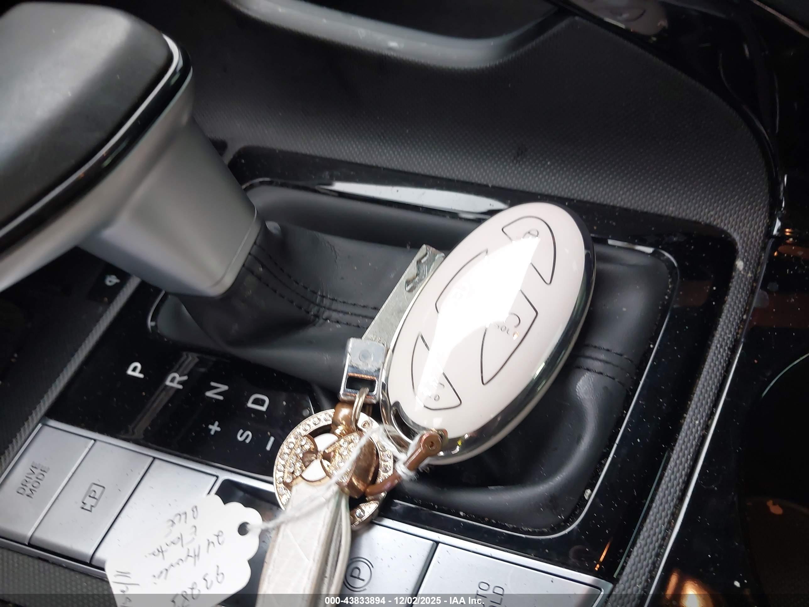 HYUNDAI ELANTRA image 11