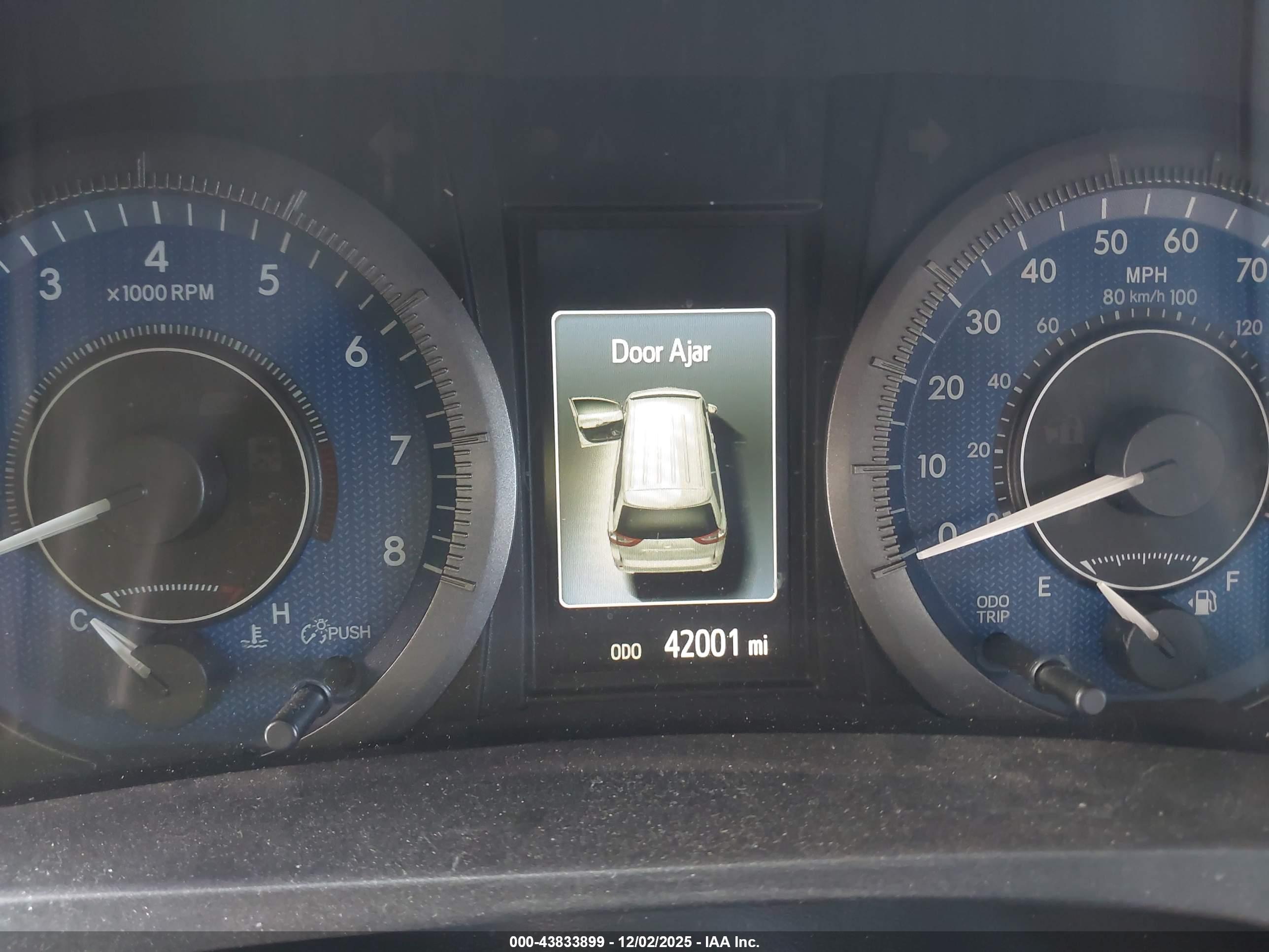 TOYOTA SIENNA image 7