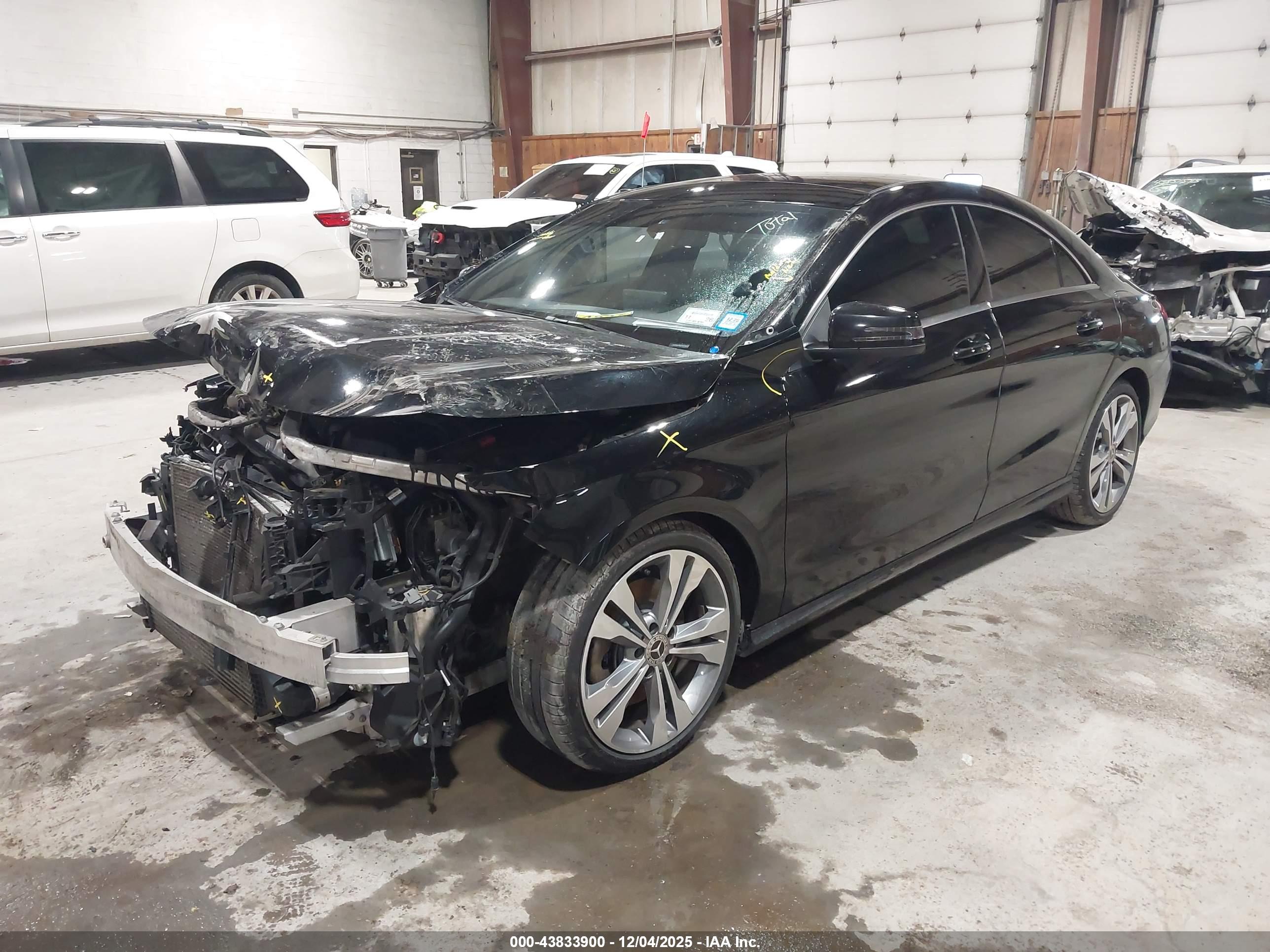 MERCEDES-BENZ CLA image 2