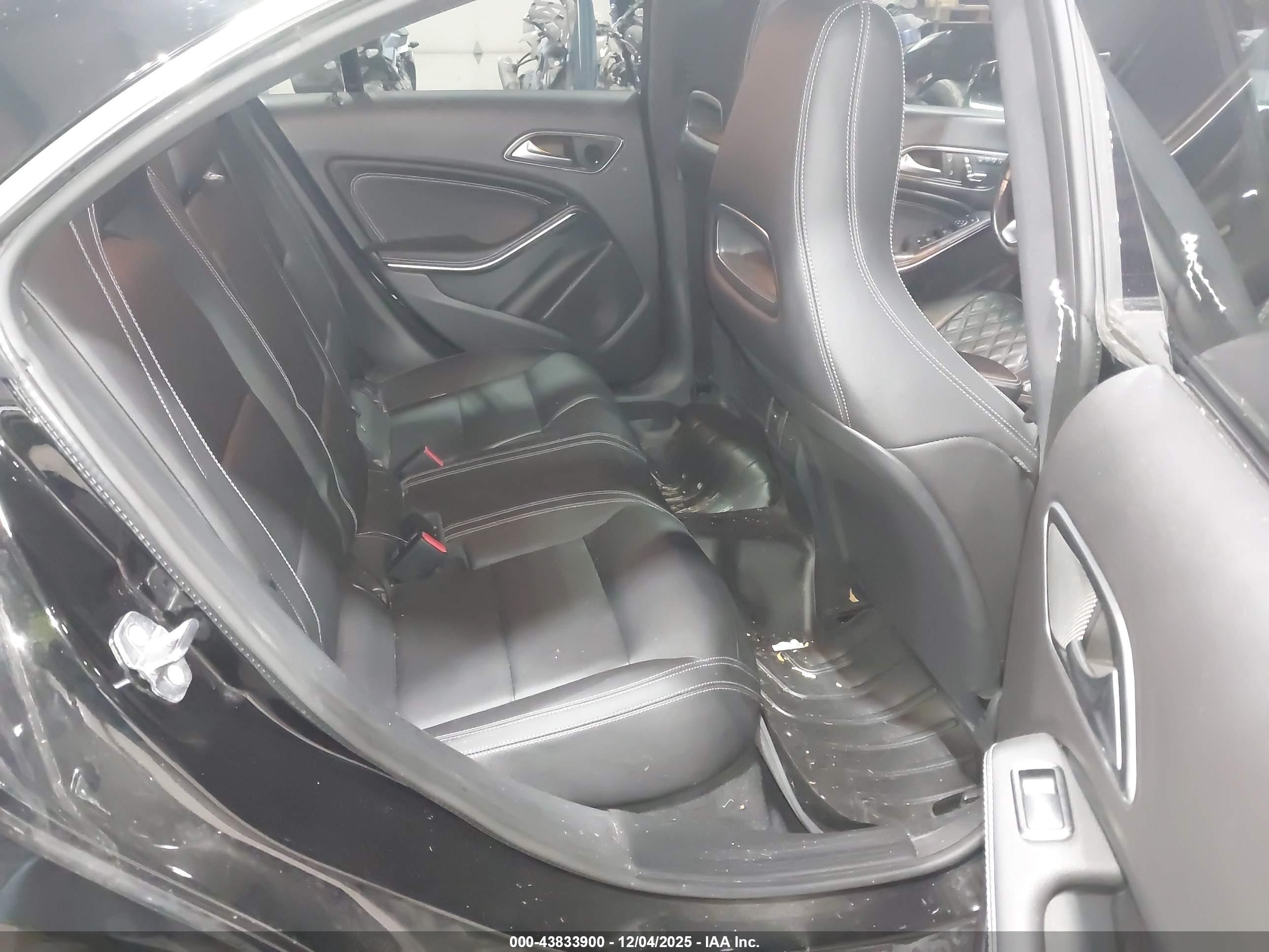 MERCEDES-BENZ CLA image 8