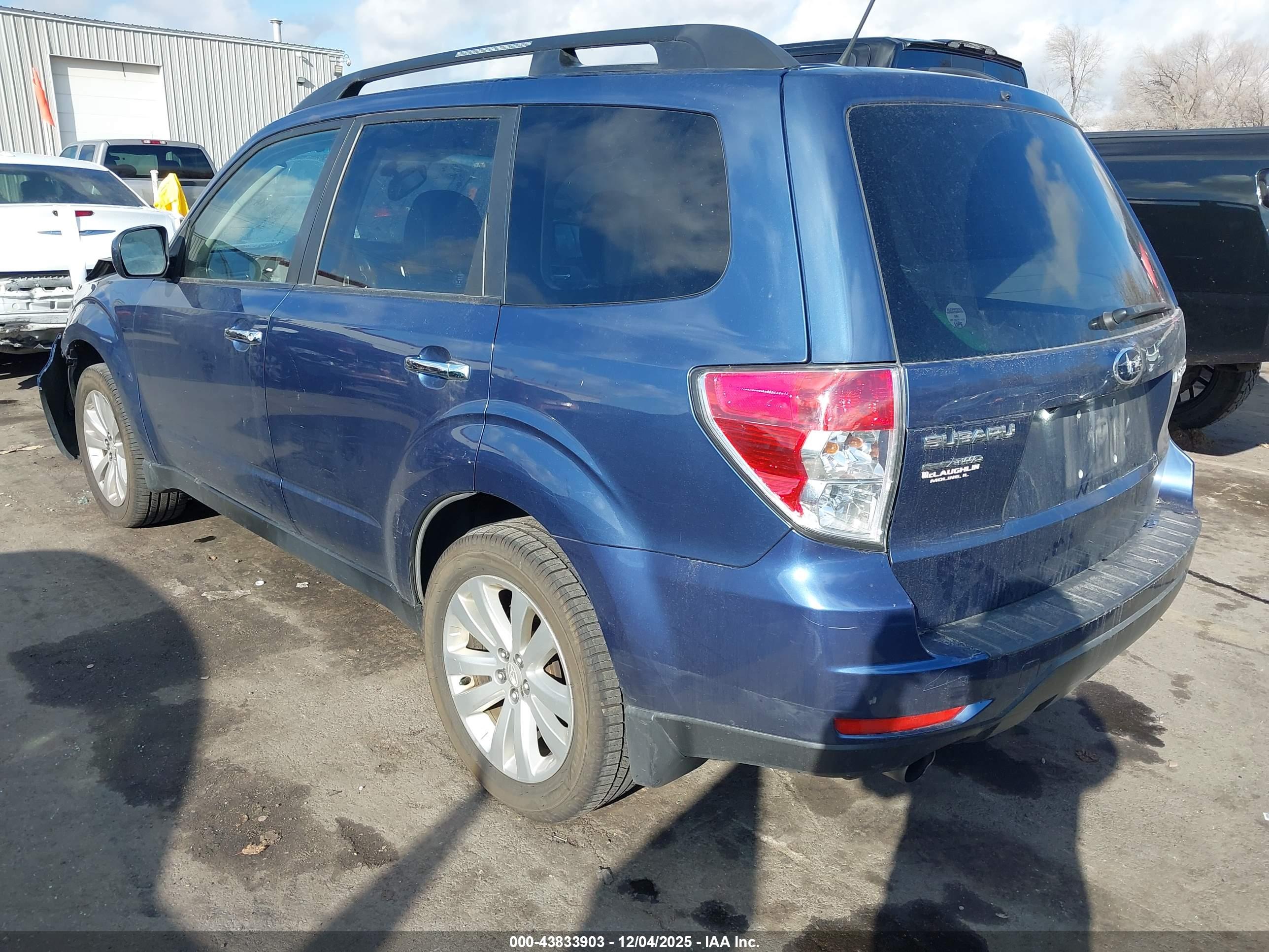 SUBARU FORESTER image 3