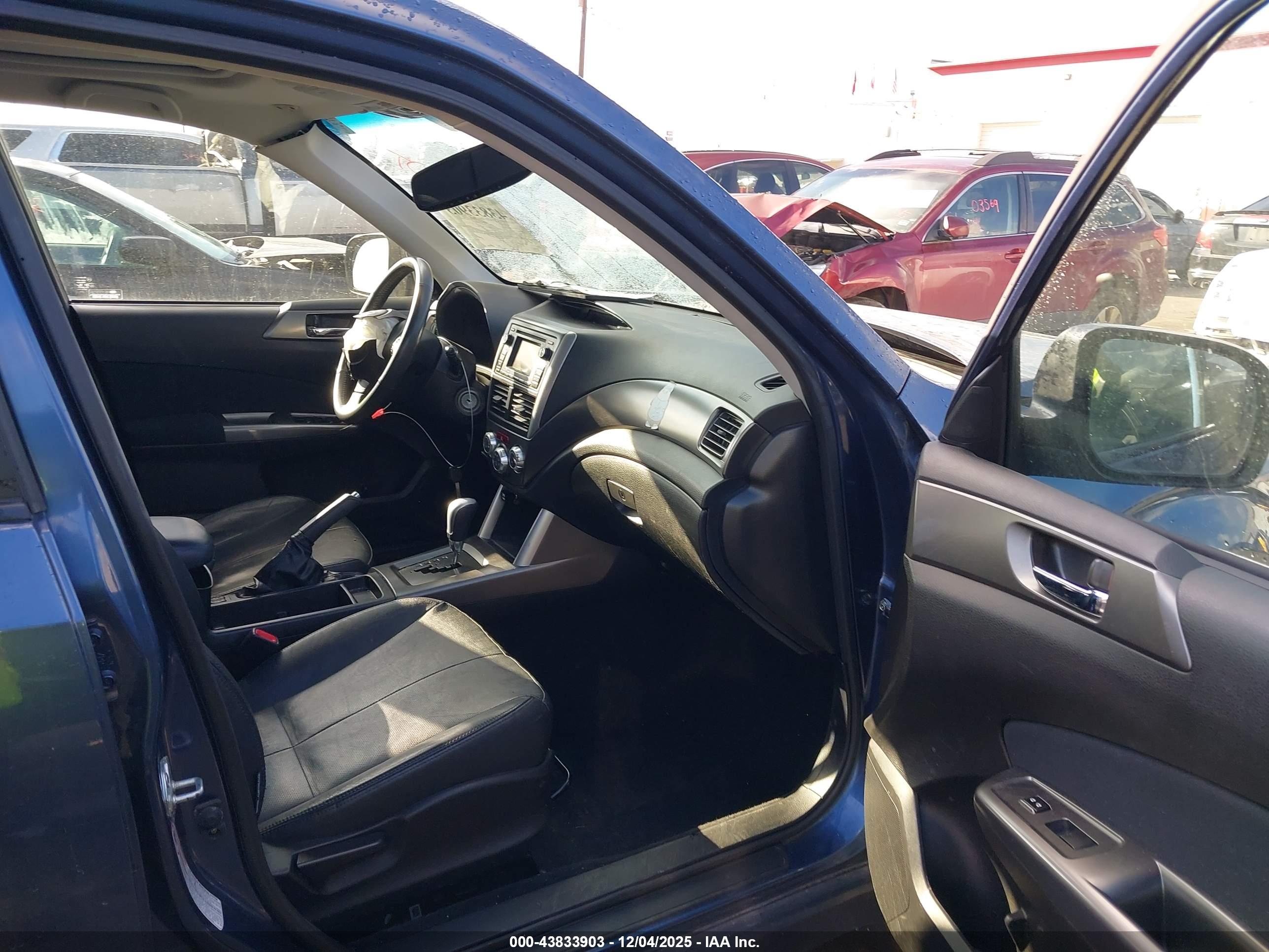 SUBARU FORESTER image 5