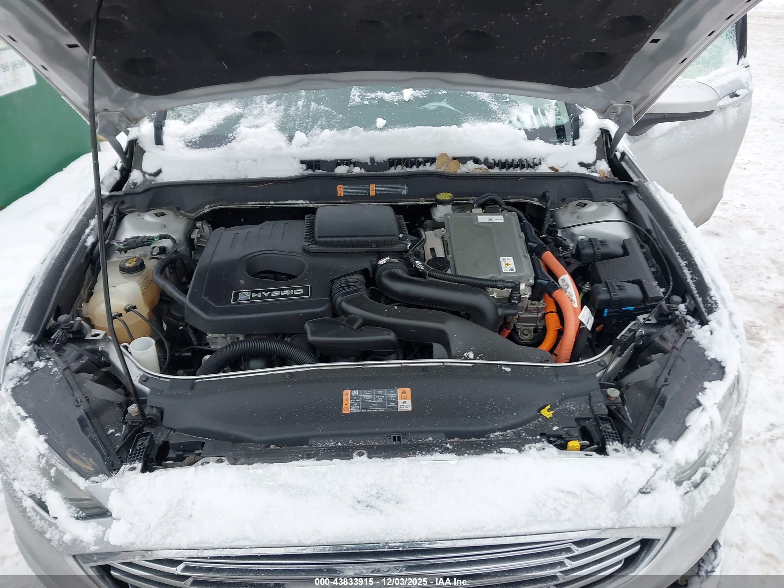 FORD FUSION image 10
