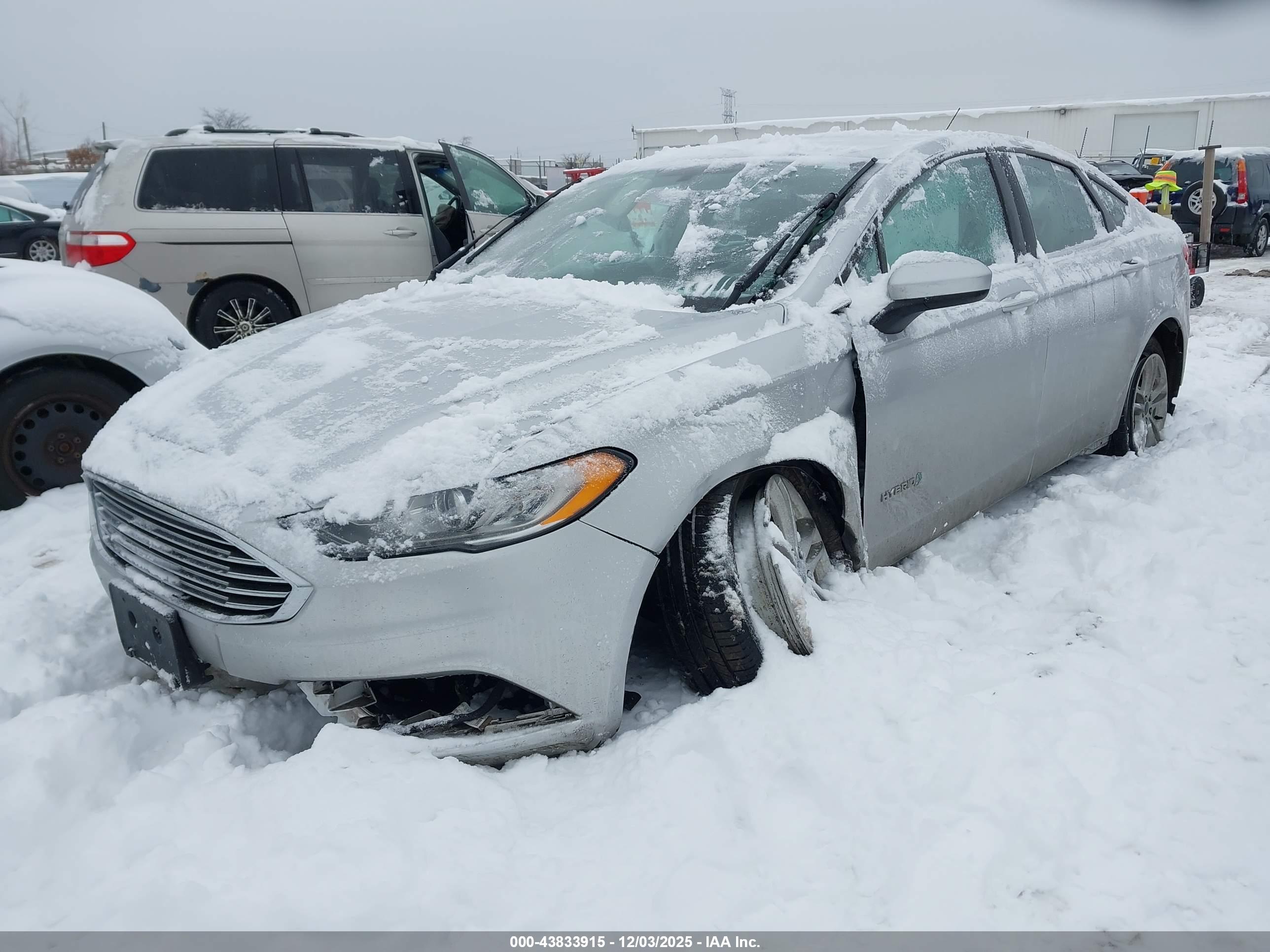 FORD FUSION image 2