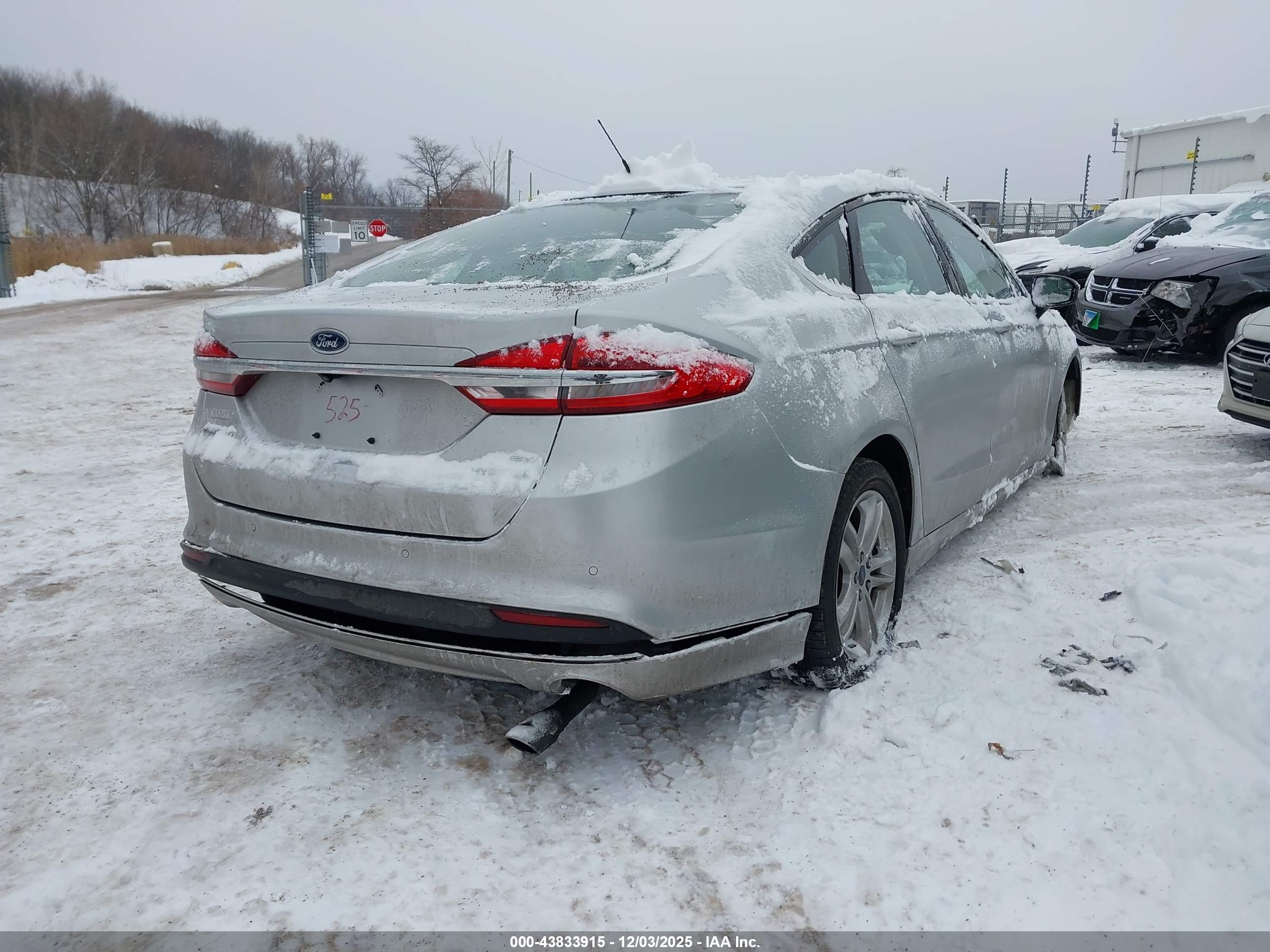 FORD FUSION image 4