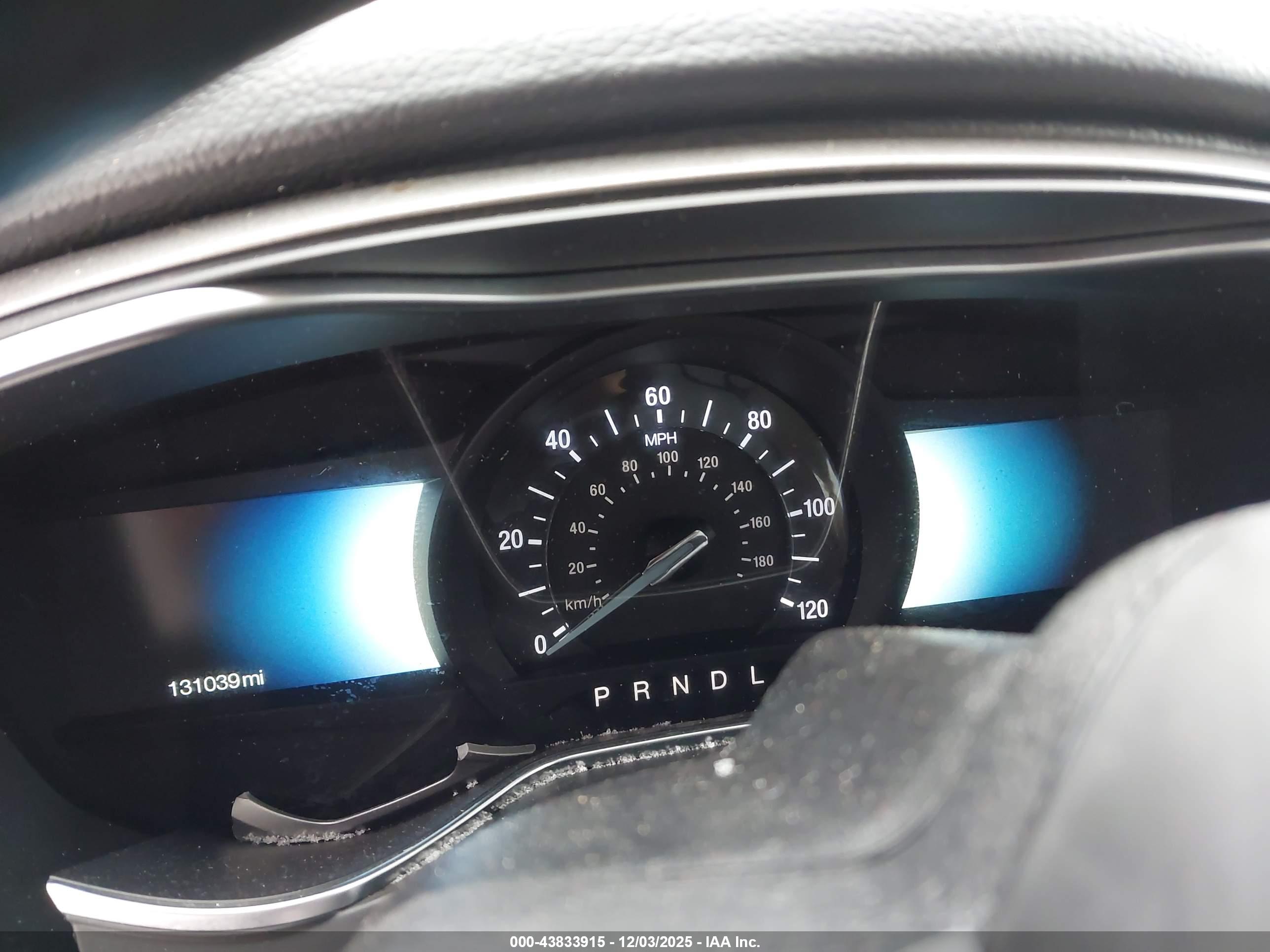 FORD FUSION image 7