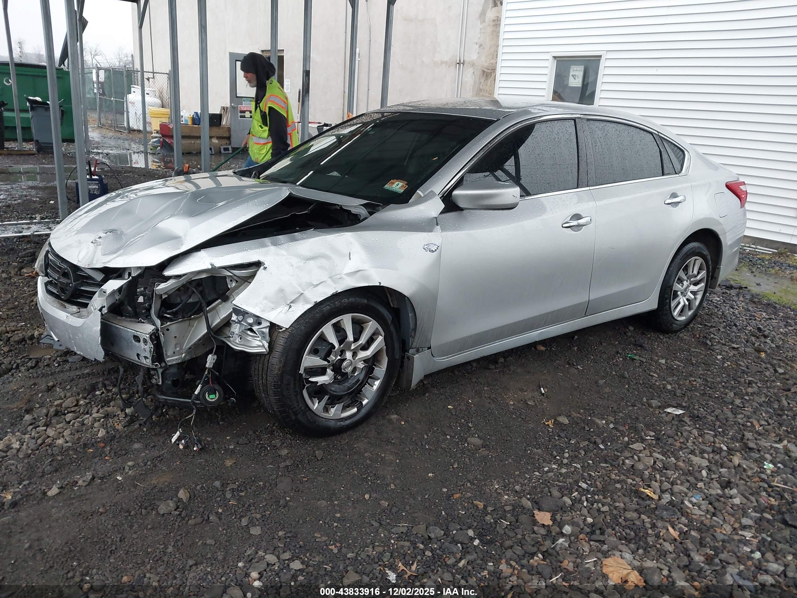 NISSAN ALTIMA image 2