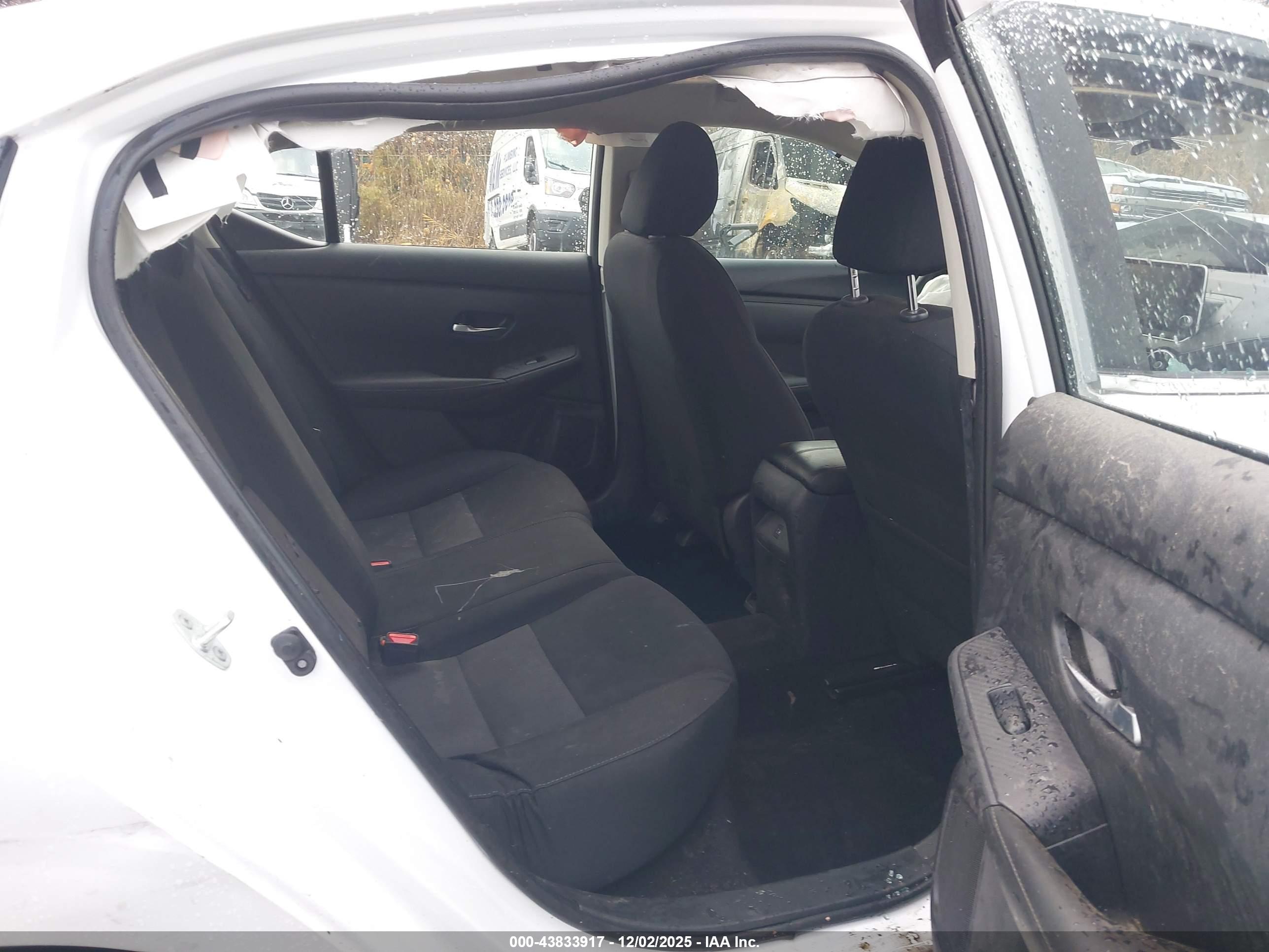 NISSAN SENTRA image 8