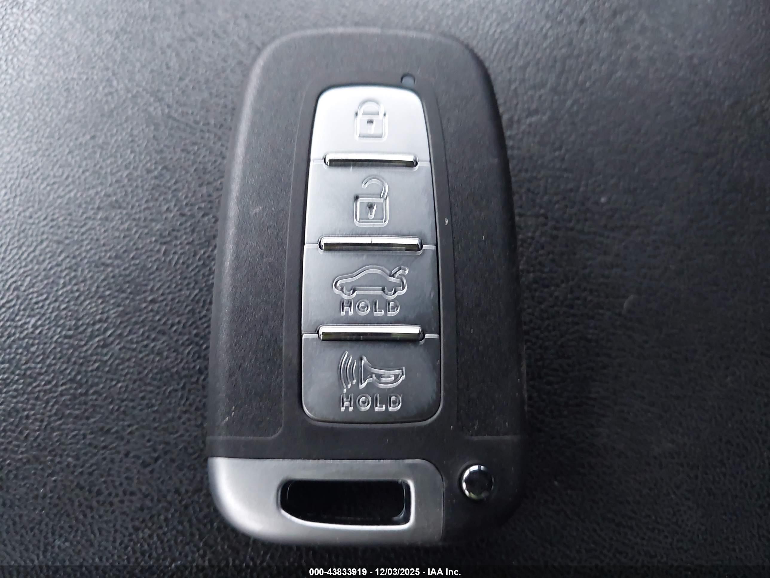 FORD TAURUS image 11