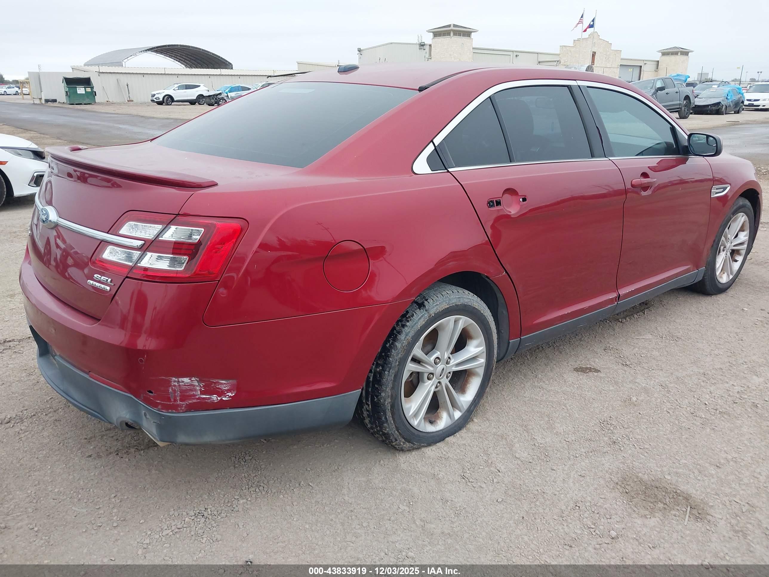 FORD TAURUS image 4