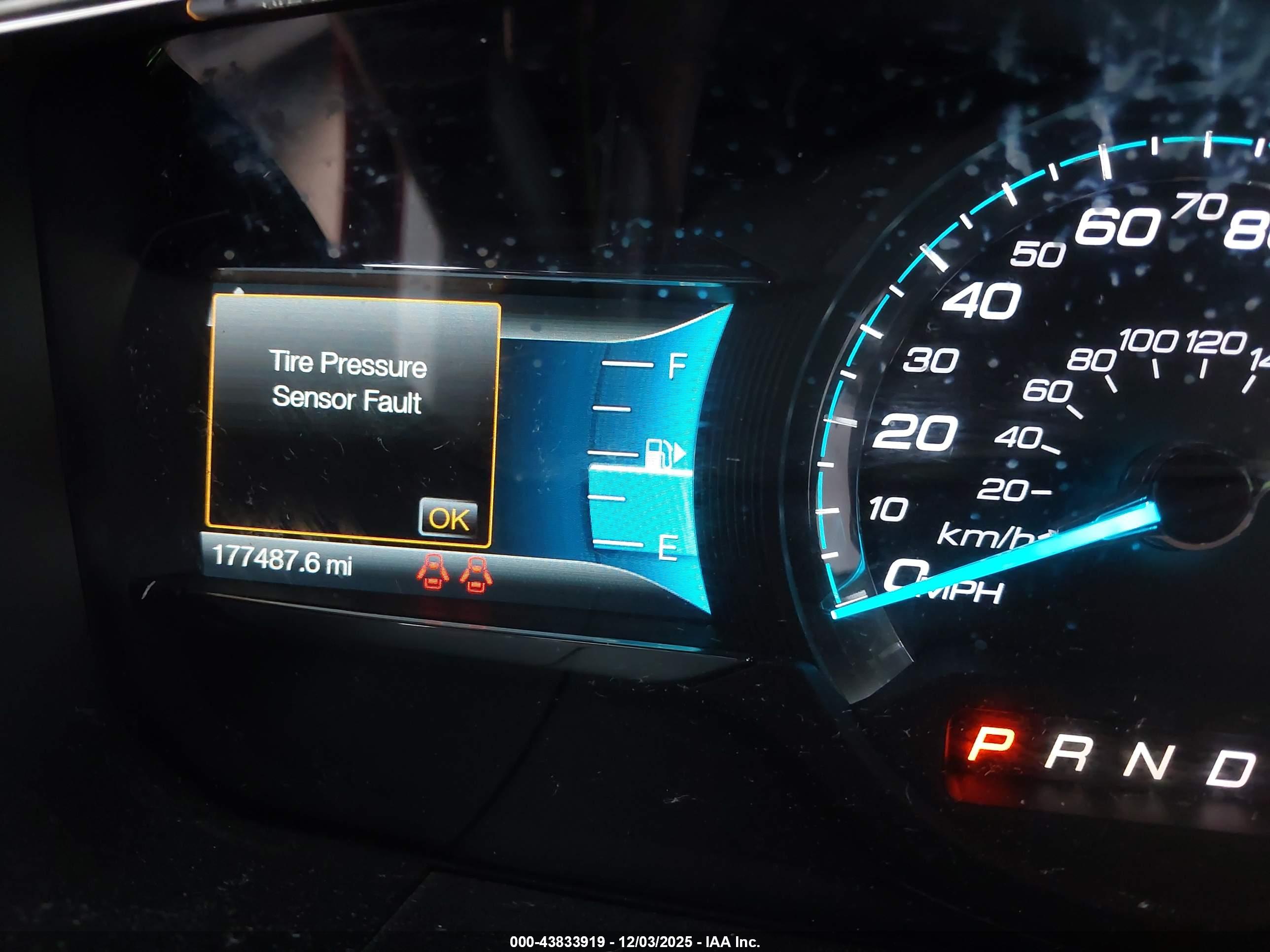 FORD TAURUS image 7