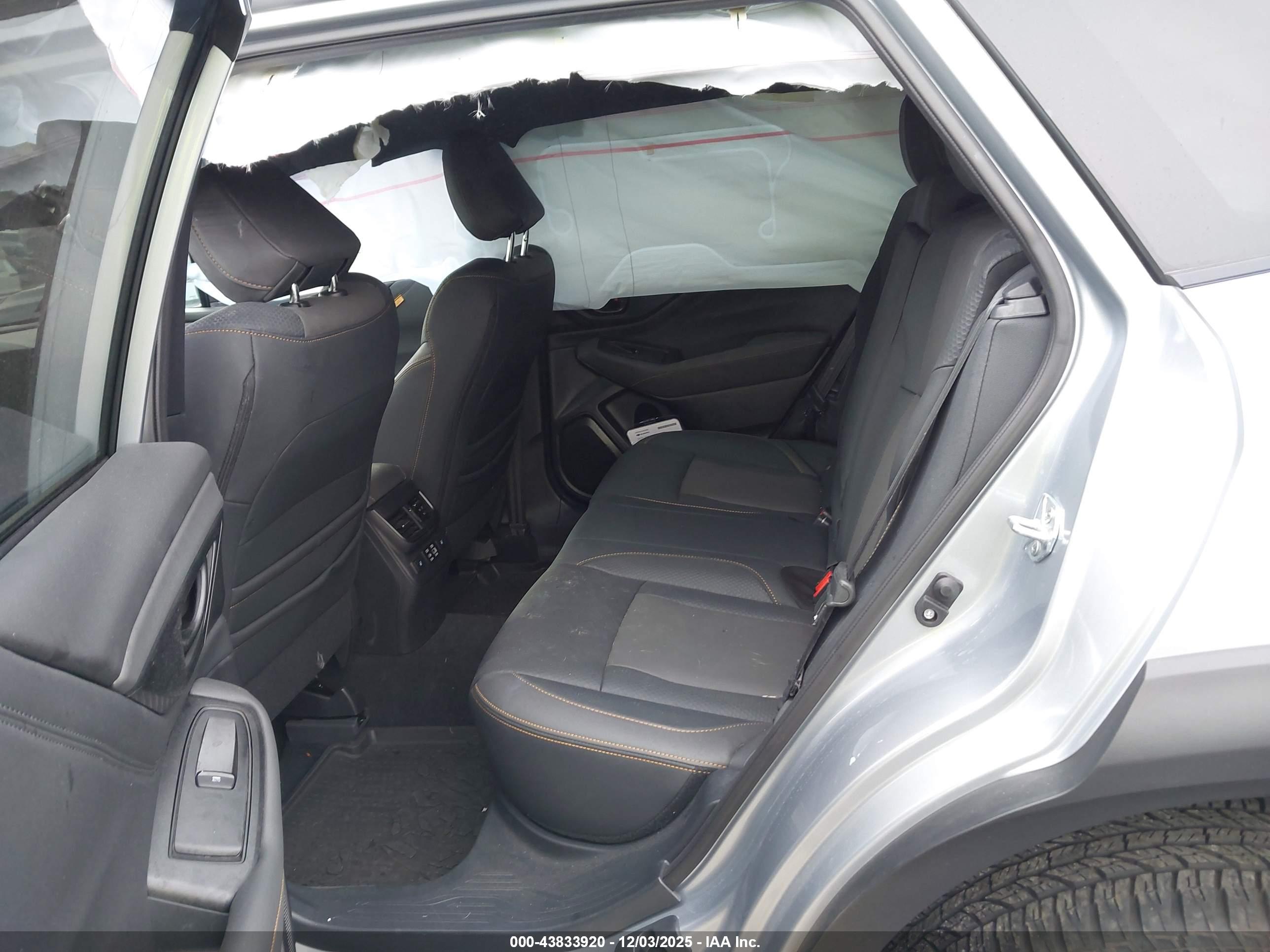SUBARU OUTBACK image 8