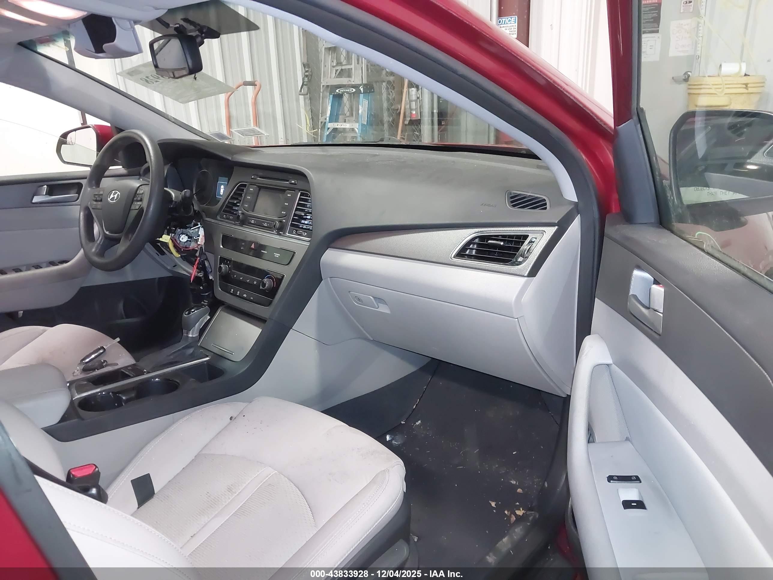 HYUNDAI SONATA image 5
