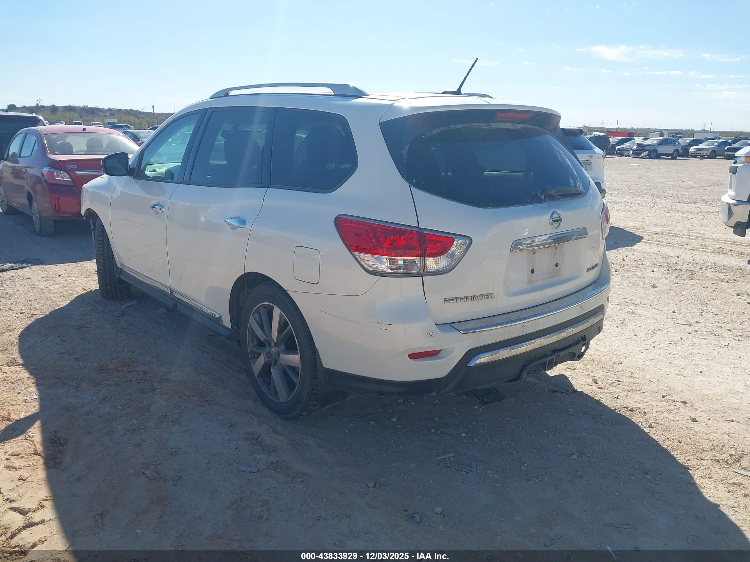NISSAN PATHFINDER image 3