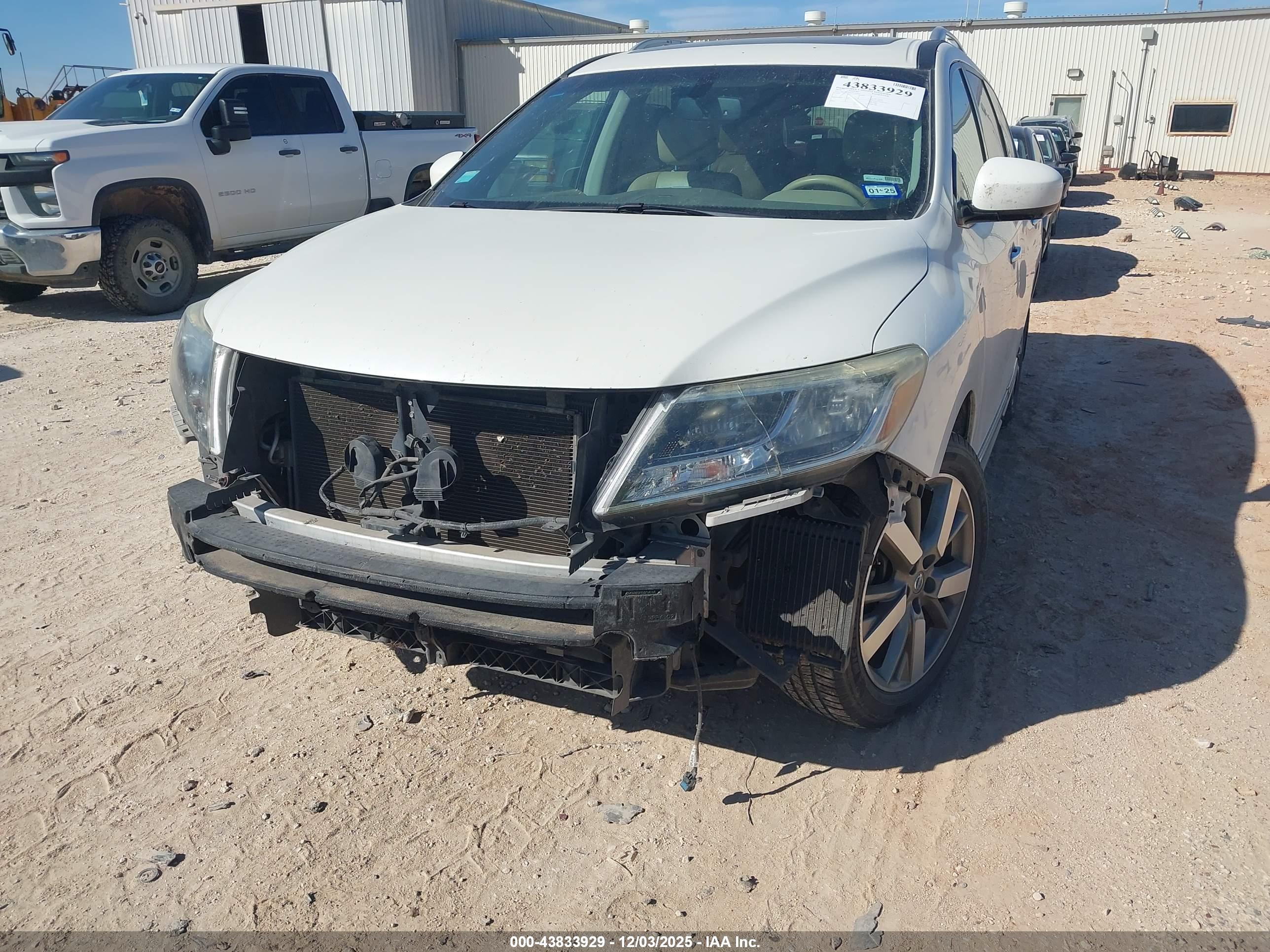 NISSAN PATHFINDER image 6