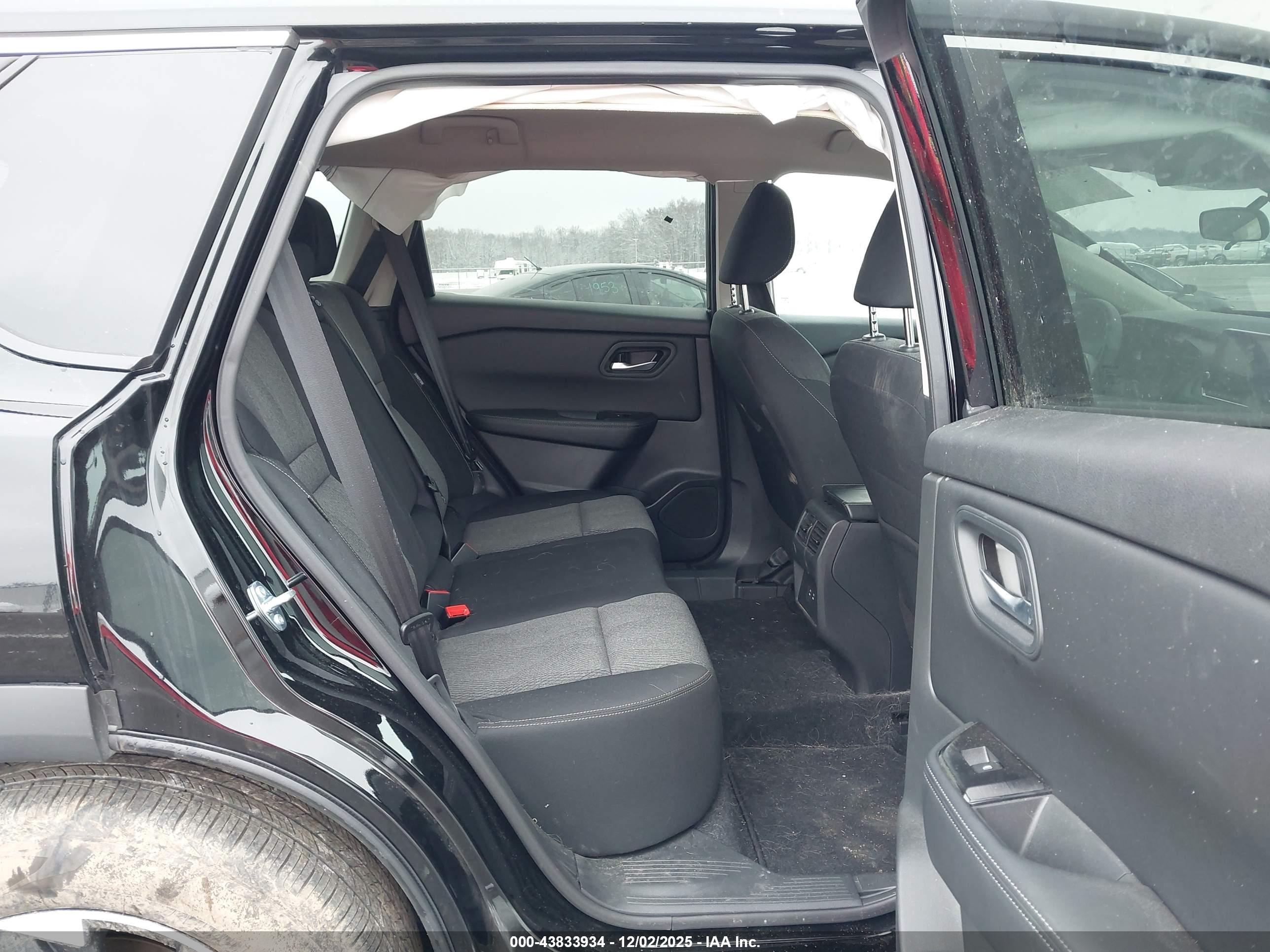 NISSAN ROGUE image 8