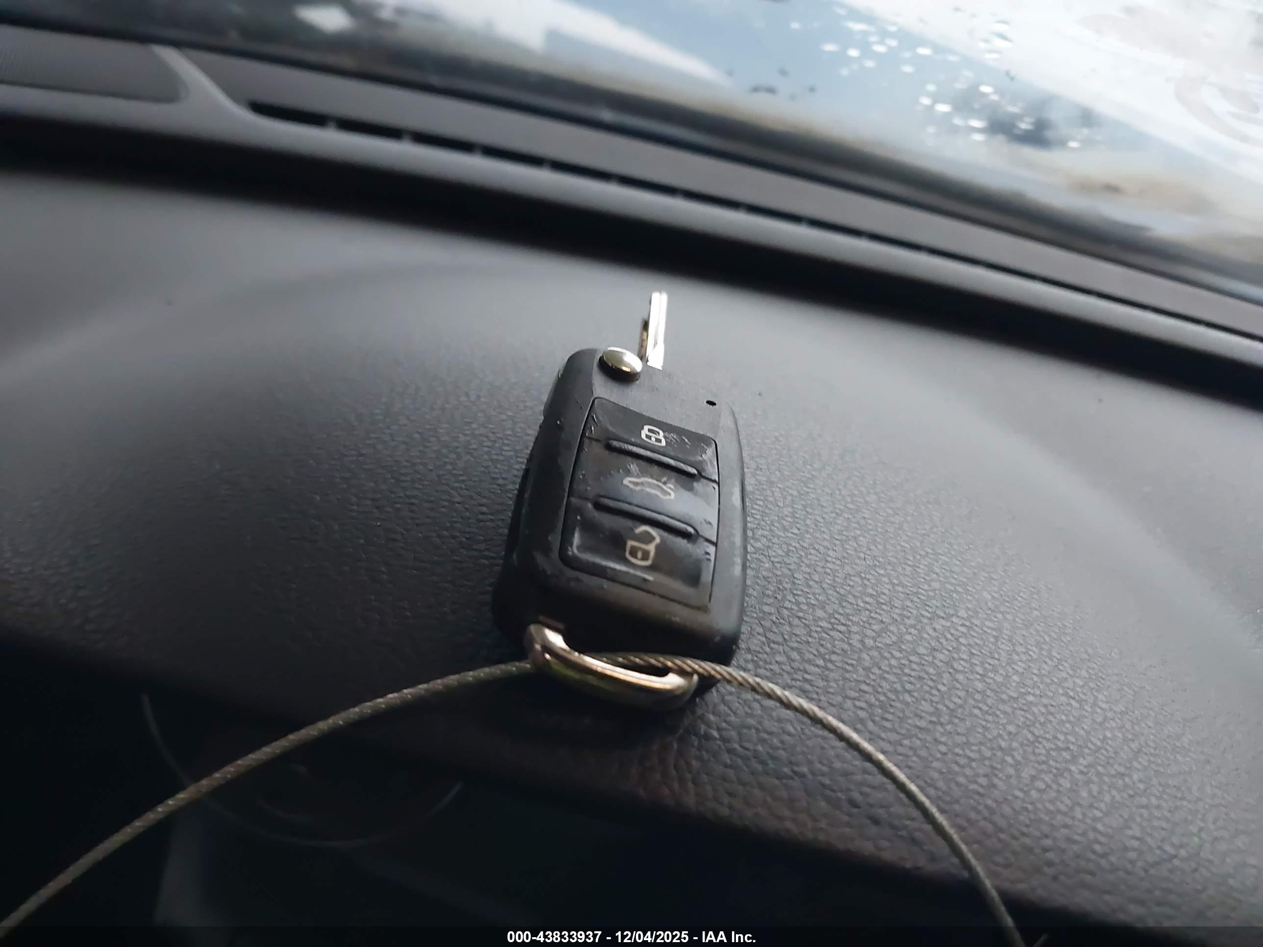 VOLKSWAGEN PASSAT image 11