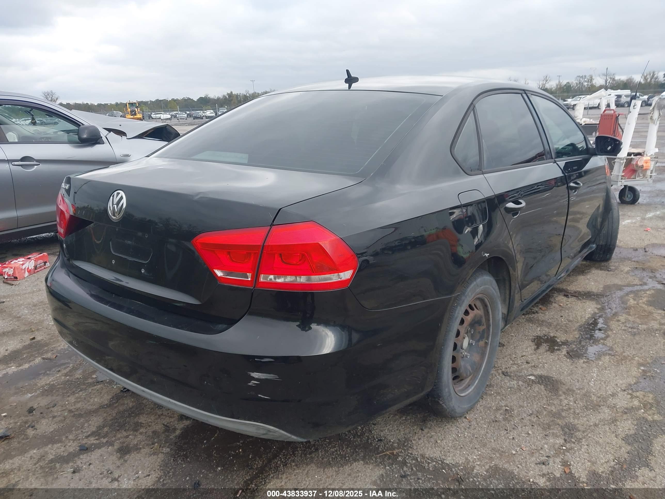 VOLKSWAGEN PASSAT image 4