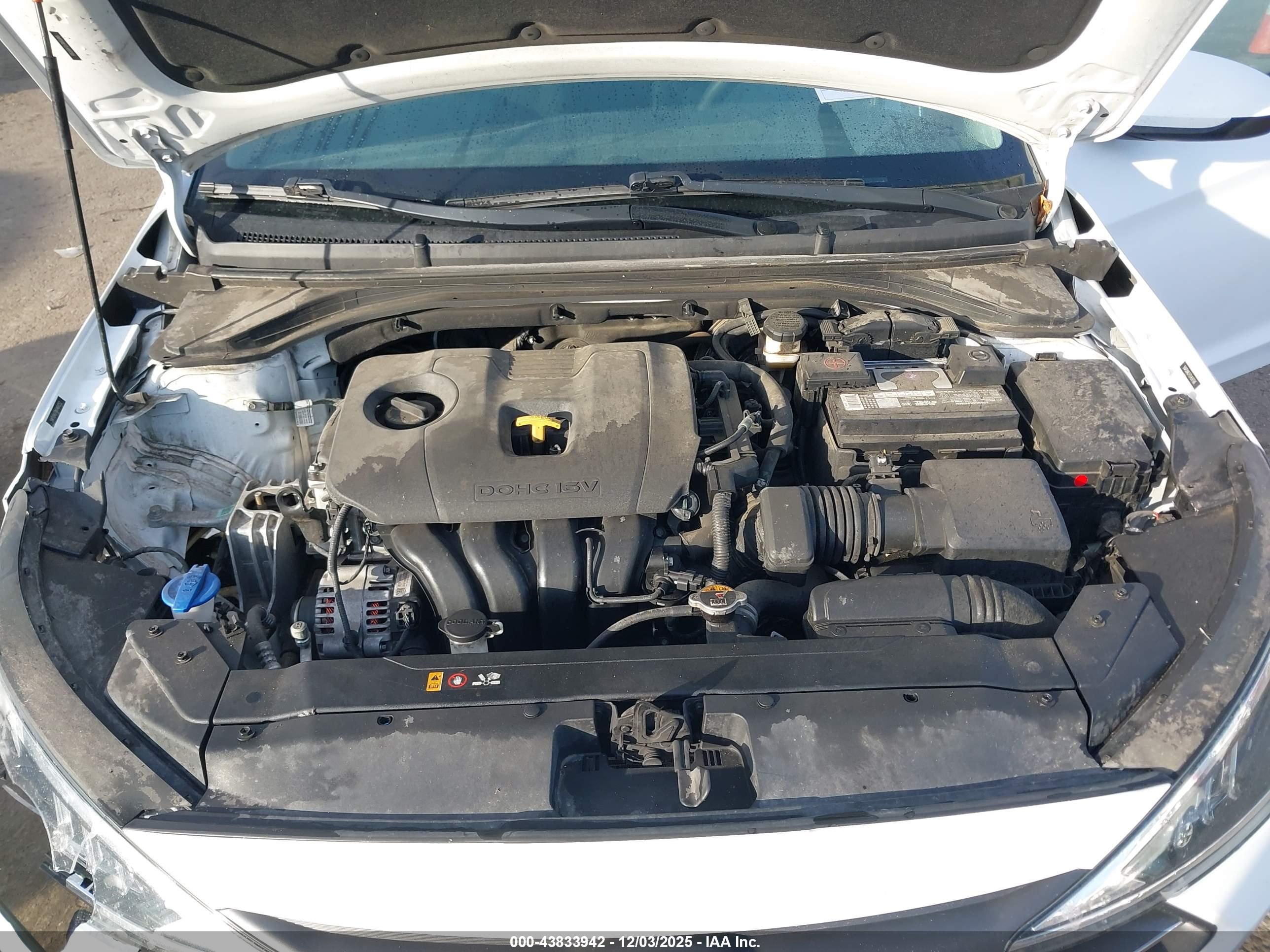 HYUNDAI ELANTRA image 10
