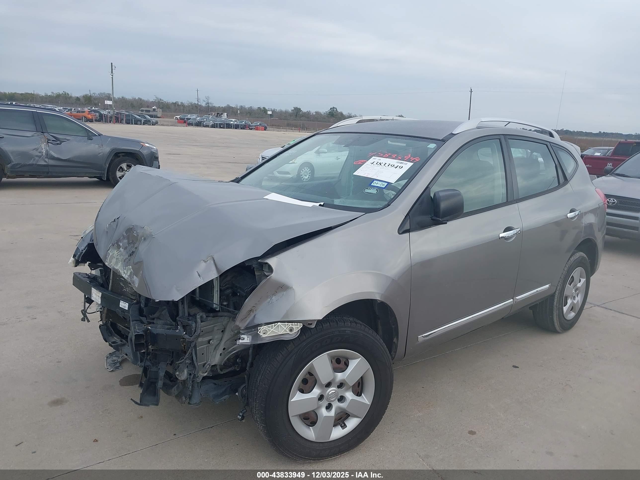 NISSAN ROGUE image 2
