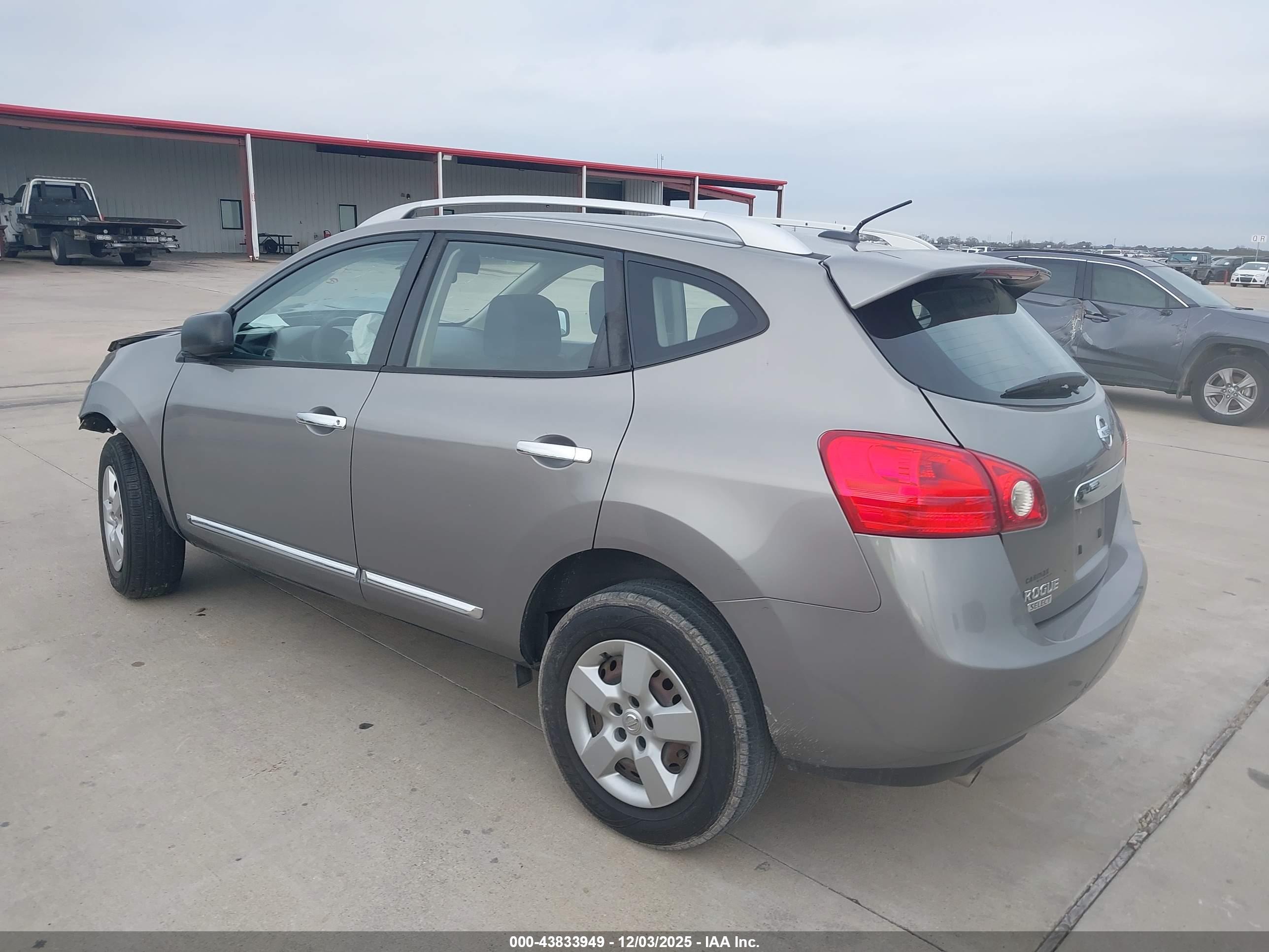 NISSAN ROGUE image 3