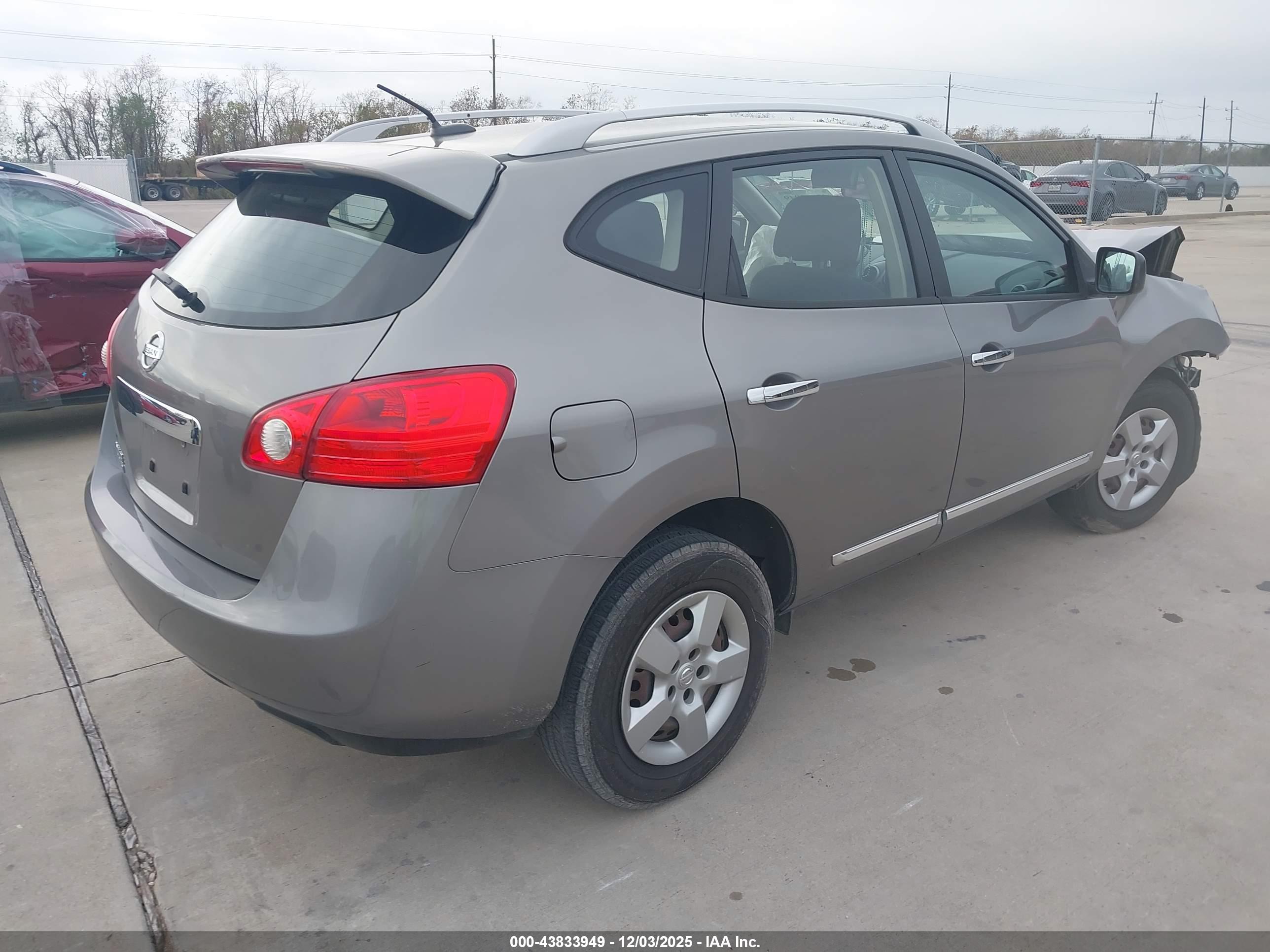 NISSAN ROGUE image 4