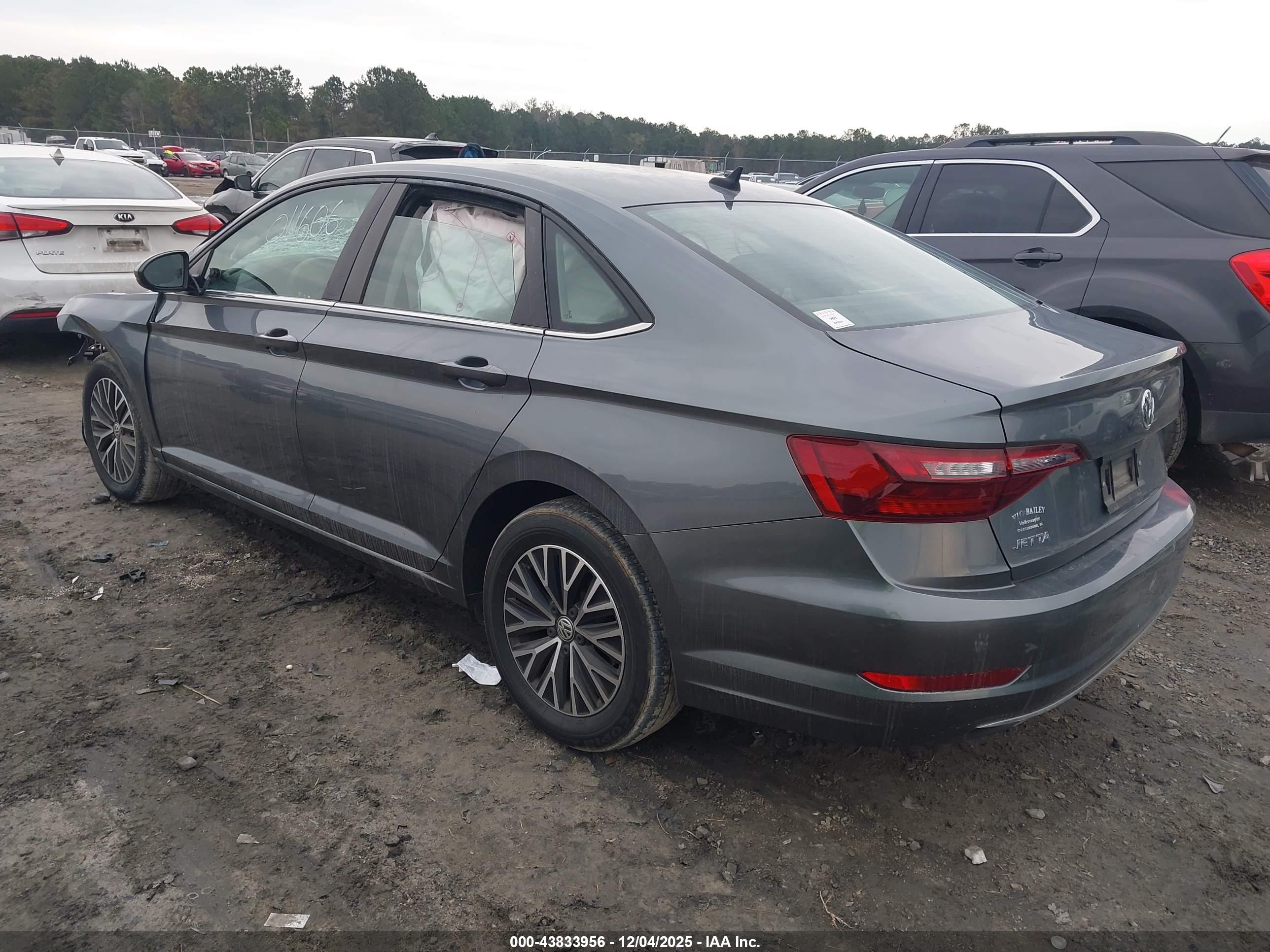 VOLKSWAGEN JETTA image 3