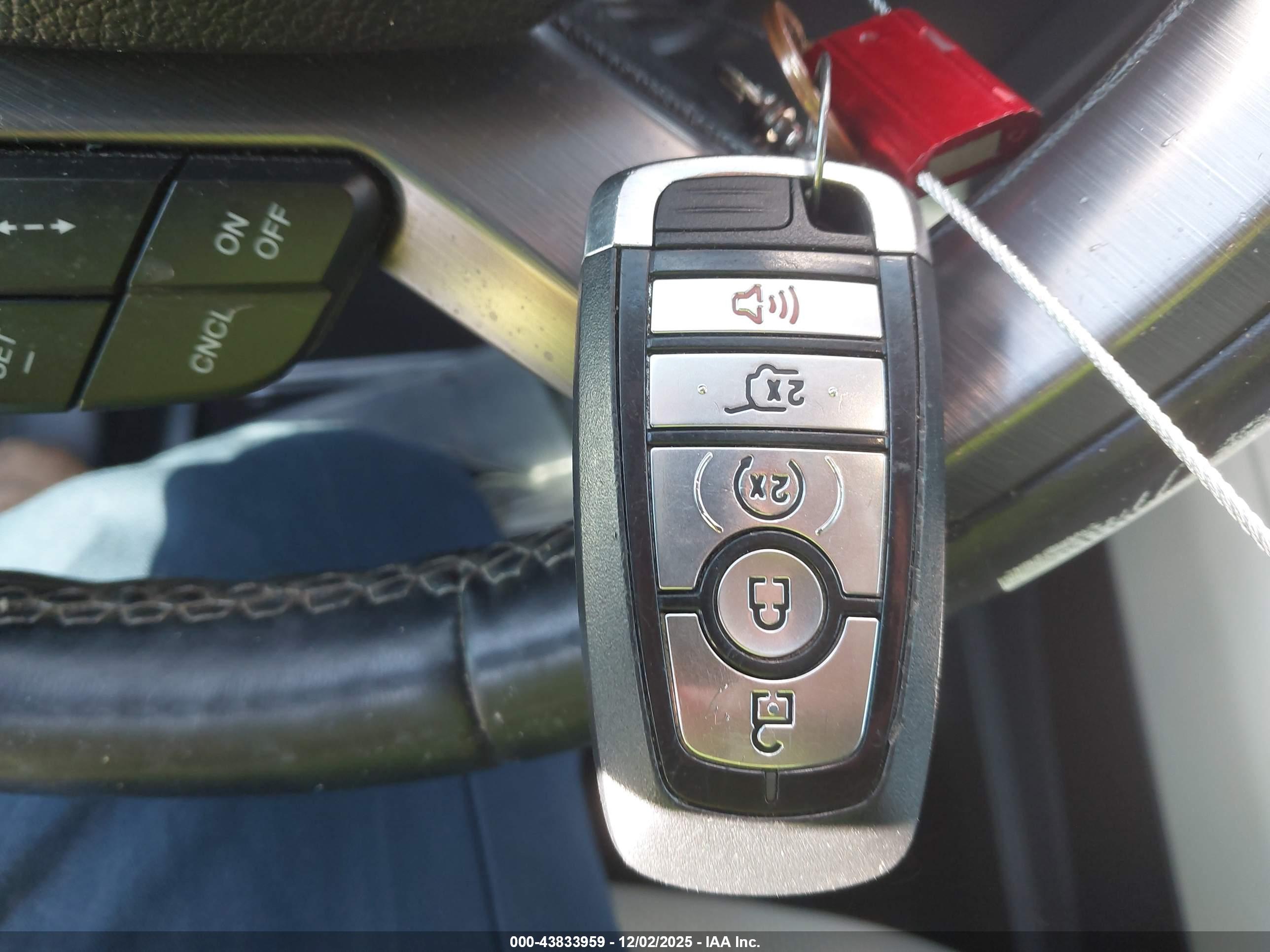 FORD EXPEDITION image 11