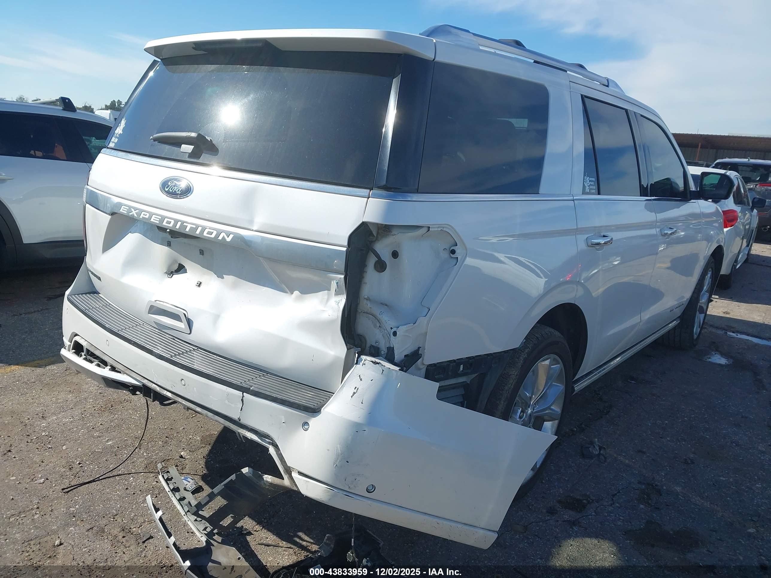 FORD EXPEDITION image 6