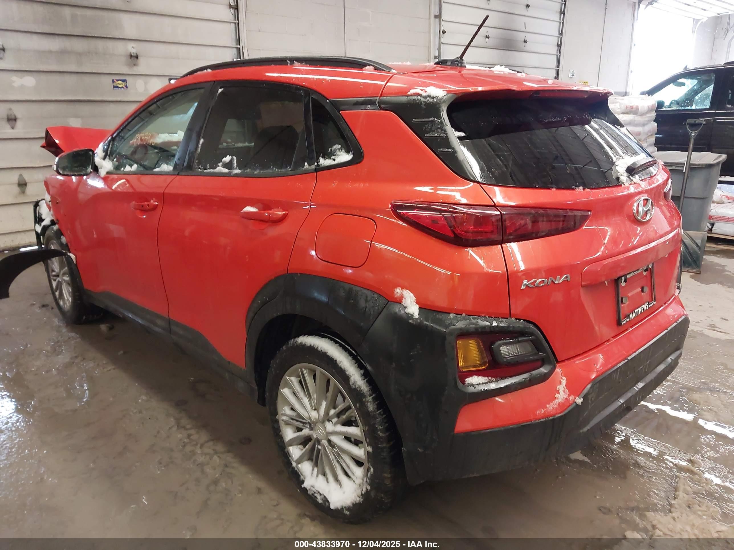 HYUNDAI KONA image 3