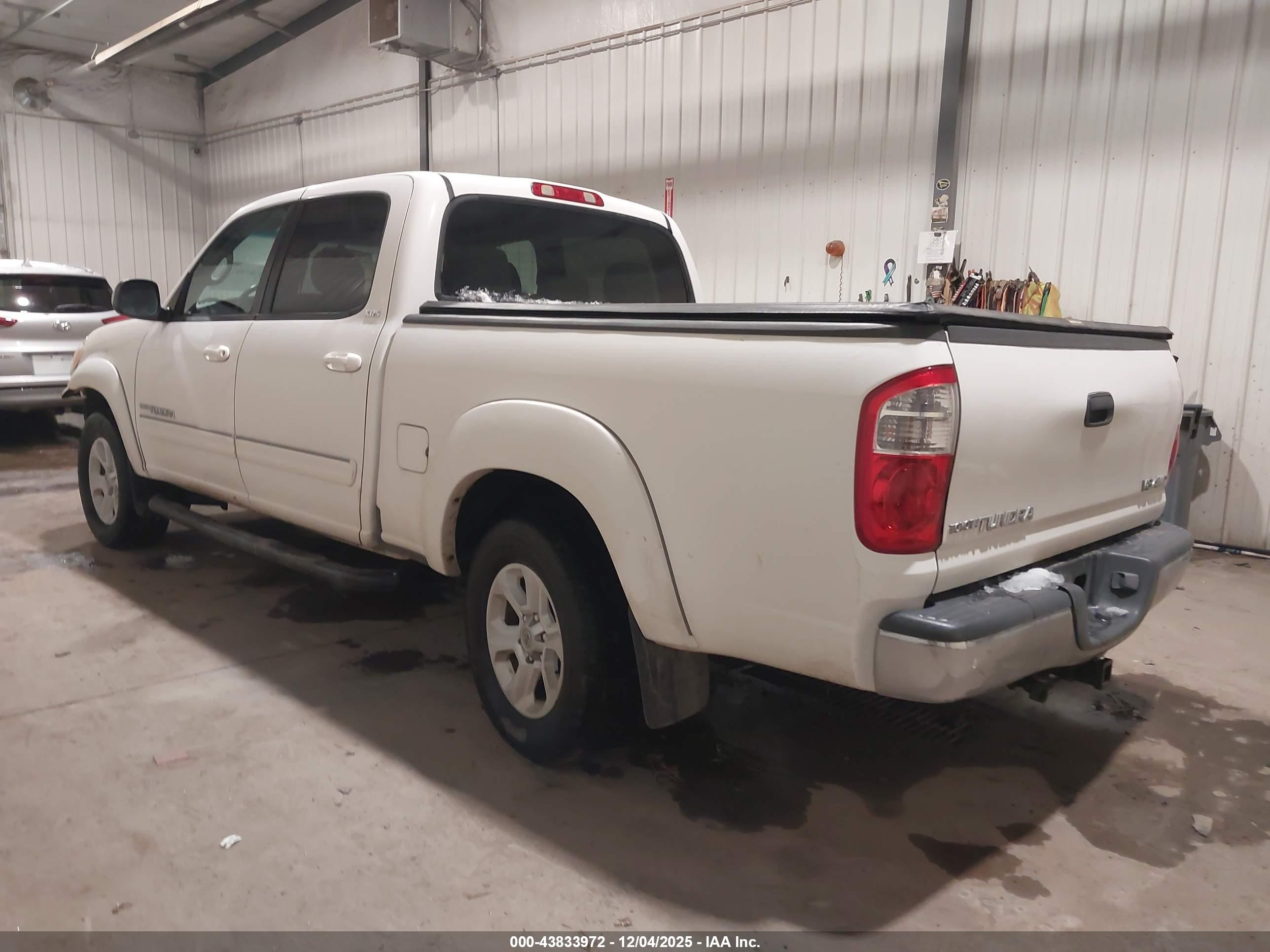 TOYOTA TUNDRA image 3