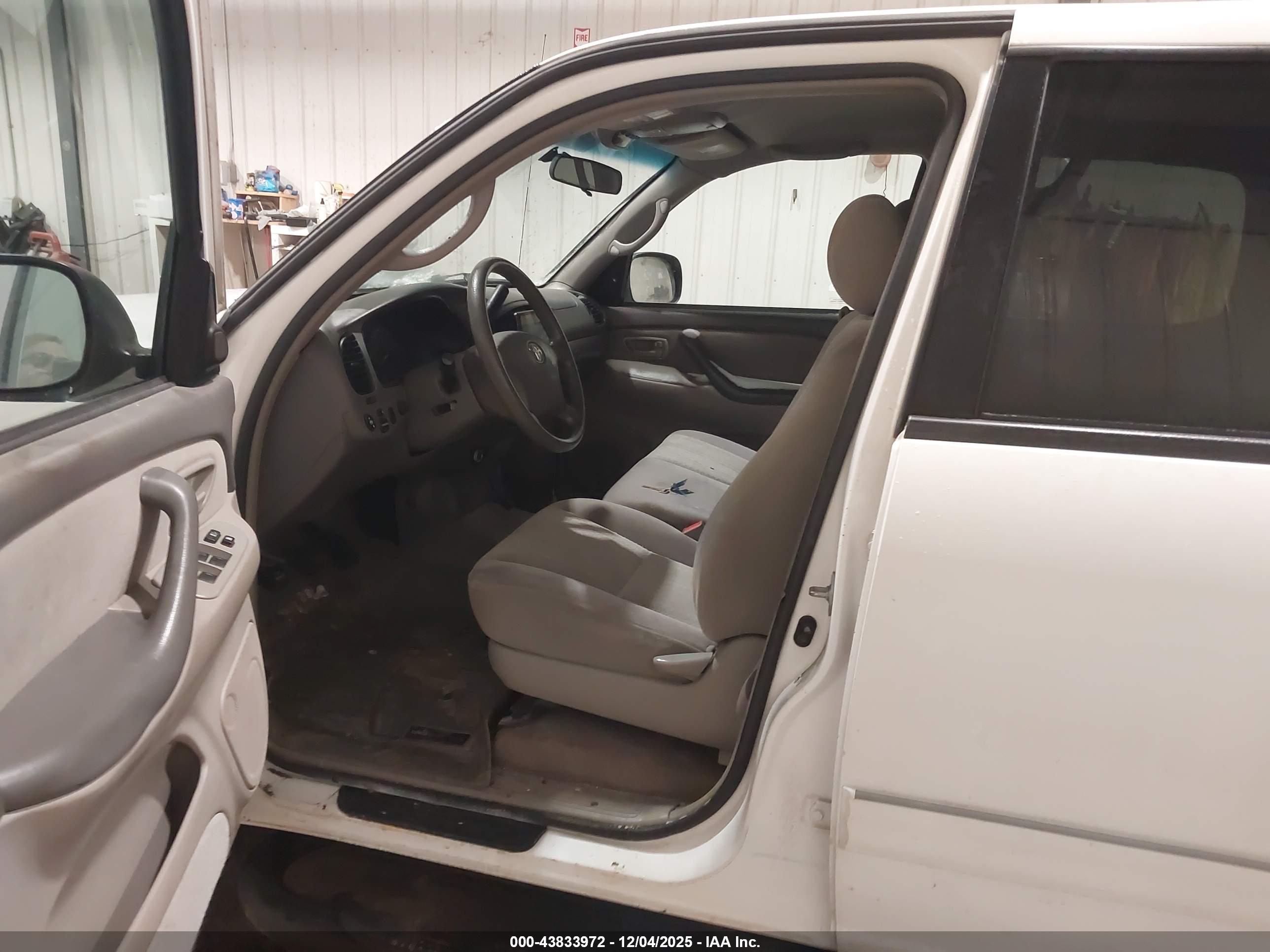 TOYOTA TUNDRA image 5
