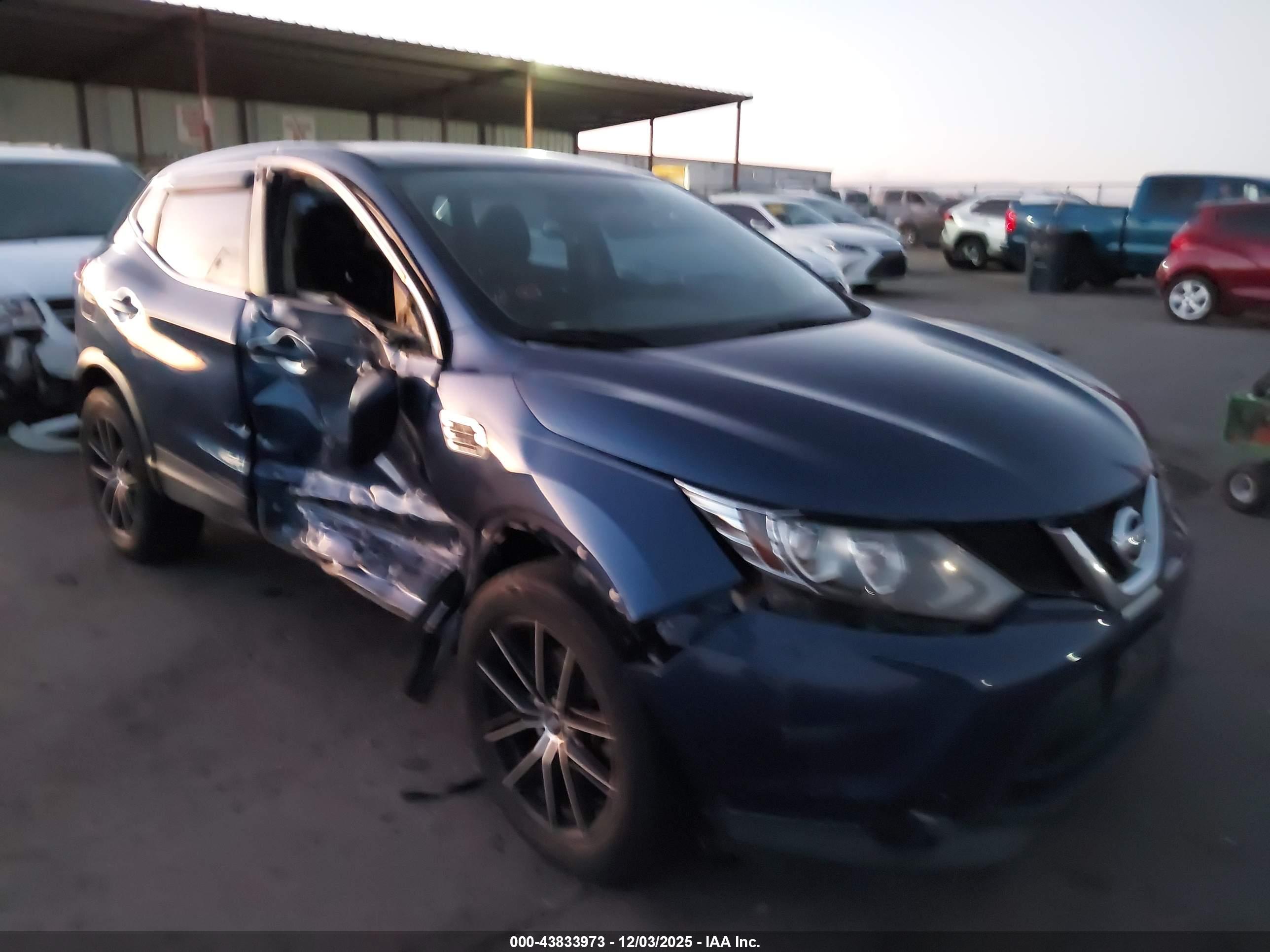 NISSAN ROGUE image 6