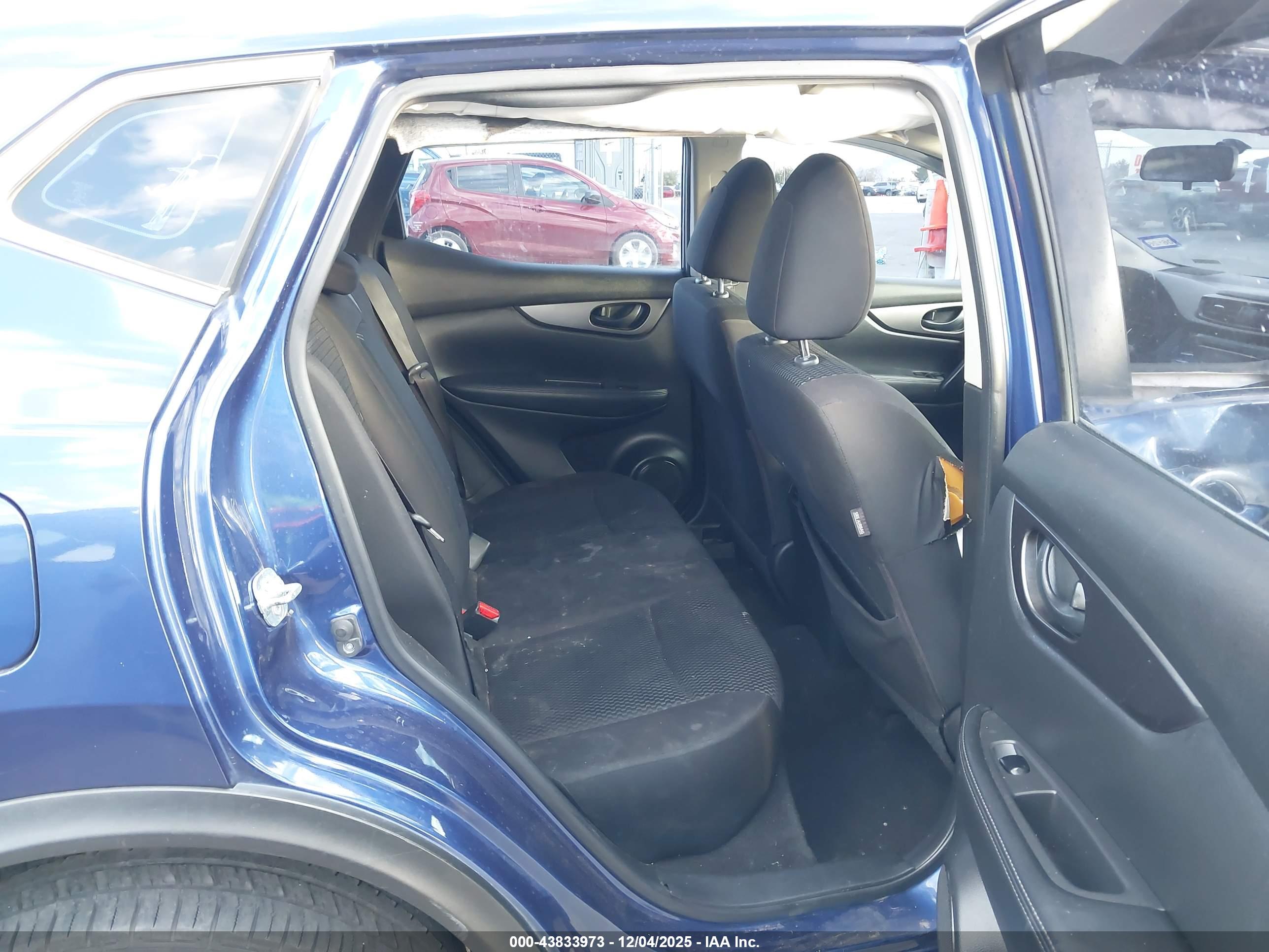 NISSAN ROGUE image 8