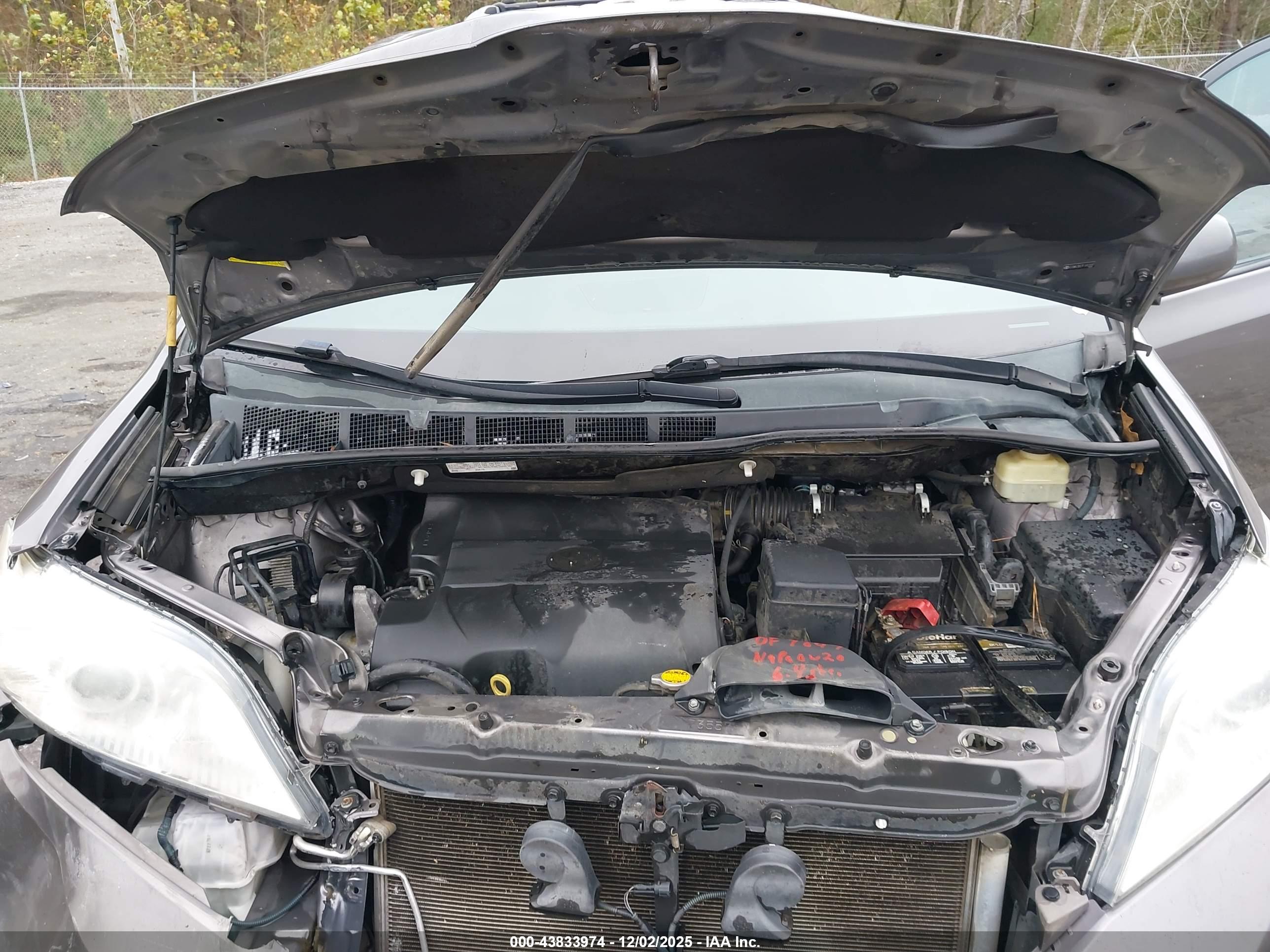 TOYOTA SIENNA image 10